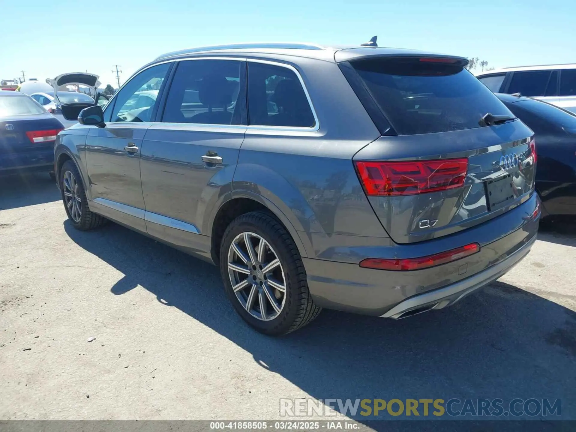 3 Photograph of a damaged car WA1LHAF72KD029439 AUDI Q7 2019