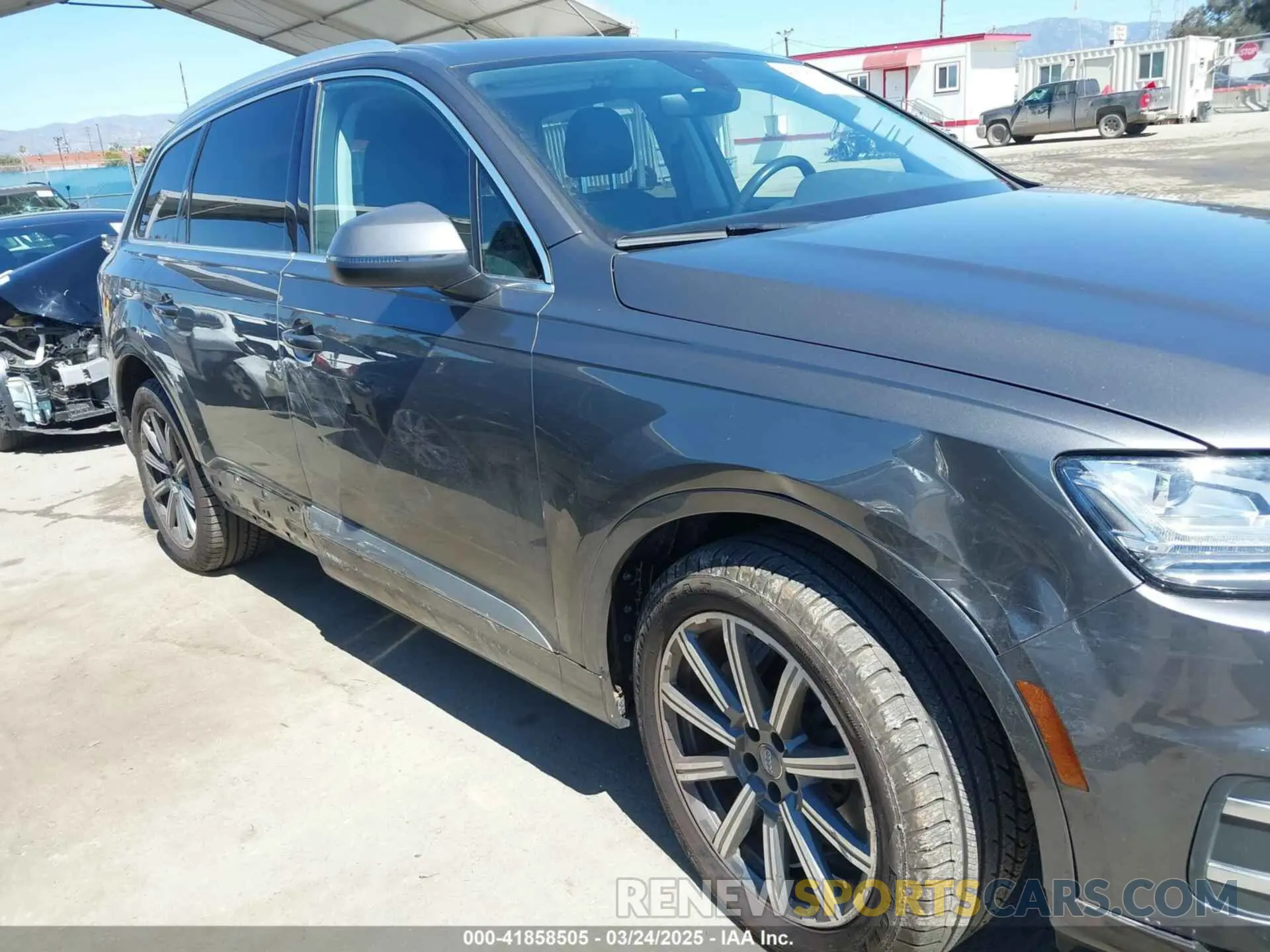 6 Photograph of a damaged car WA1LHAF72KD029439 AUDI Q7 2019