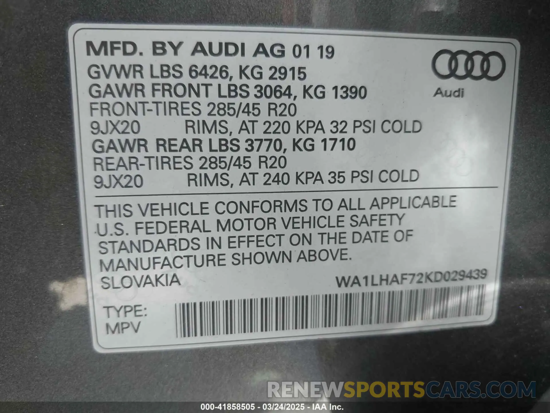 9 Photograph of a damaged car WA1LHAF72KD029439 AUDI Q7 2019