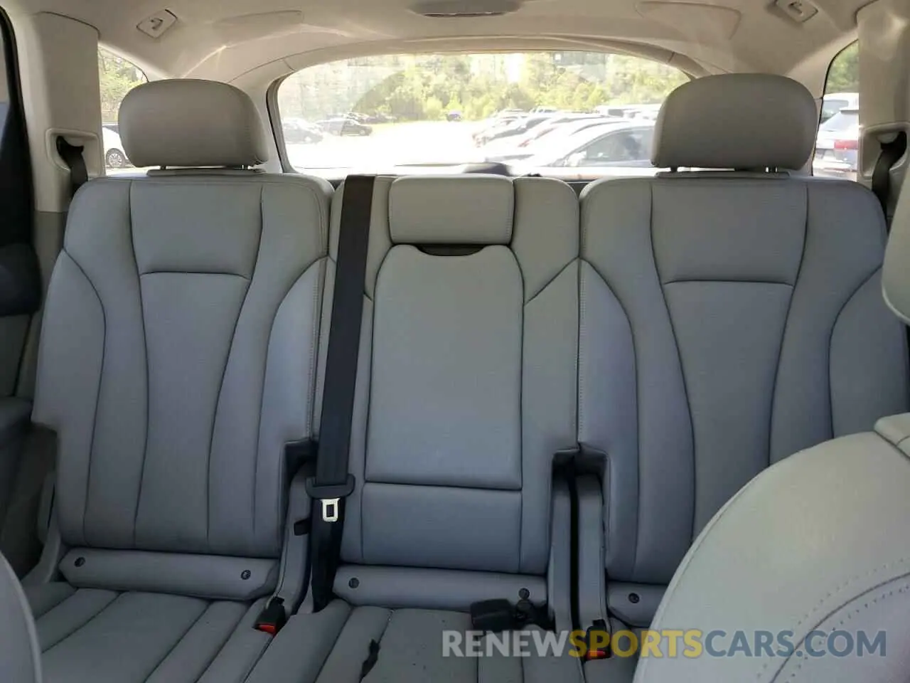 10 Photograph of a damaged car WA1LHAF72KD032390 AUDI Q7 2019