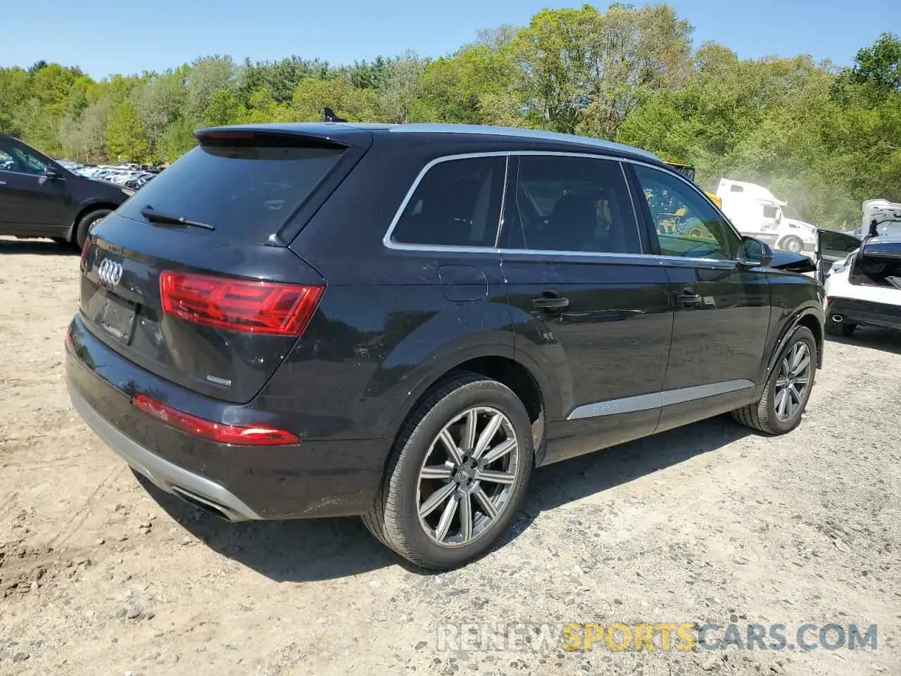 3 Photograph of a damaged car WA1LHAF72KD032390 AUDI Q7 2019