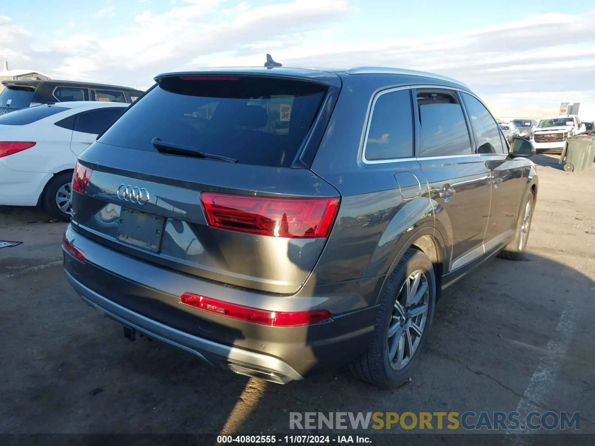 4 Photograph of a damaged car WA1LHAF73KD022807 AUDI Q7 2019