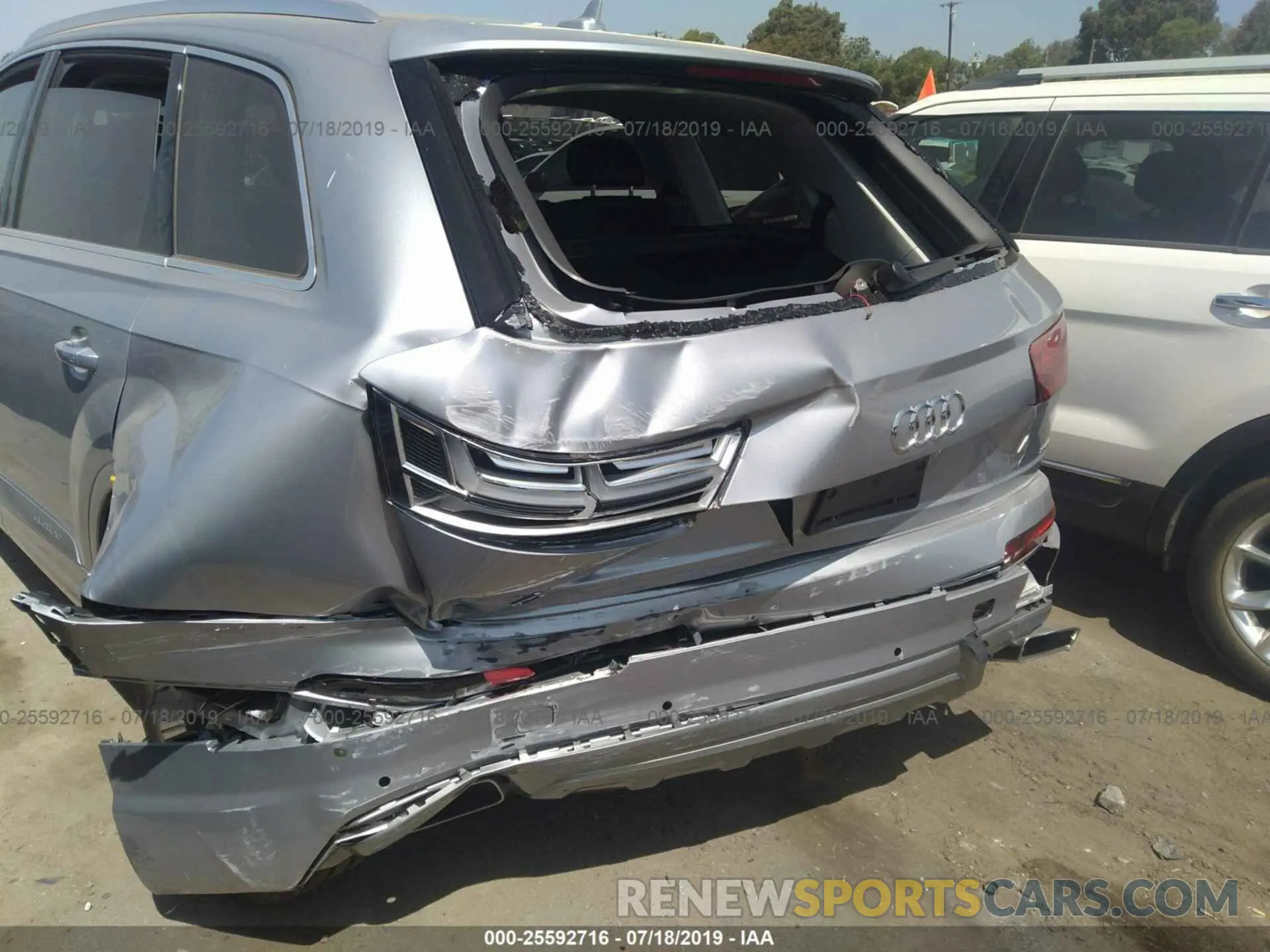 6 Photograph of a damaged car WA1LHAF73KD029966 AUDI Q7 2019