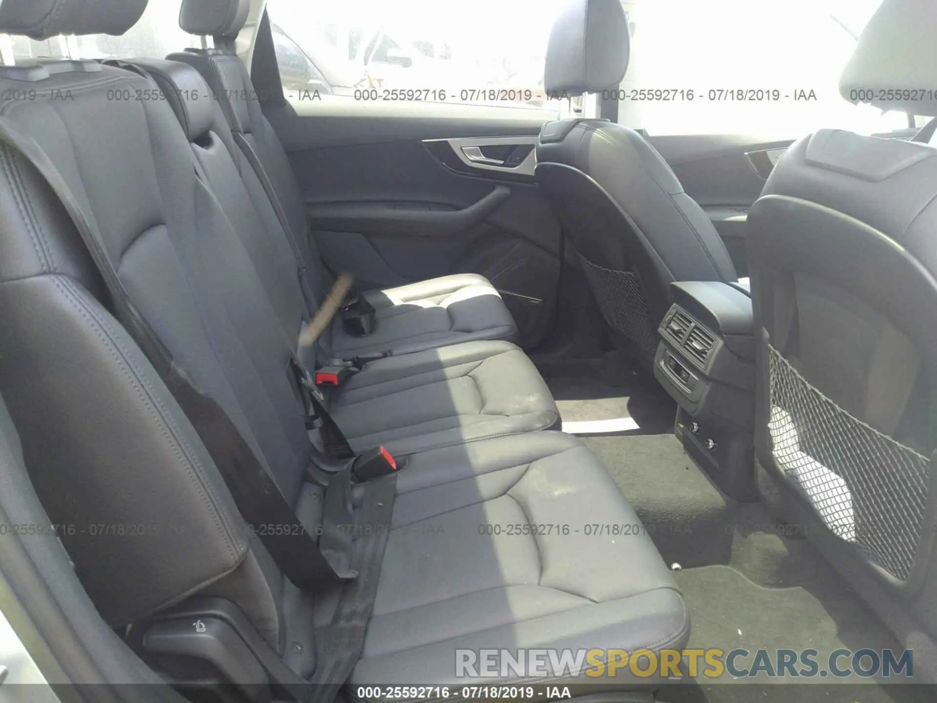8 Photograph of a damaged car WA1LHAF73KD029966 AUDI Q7 2019