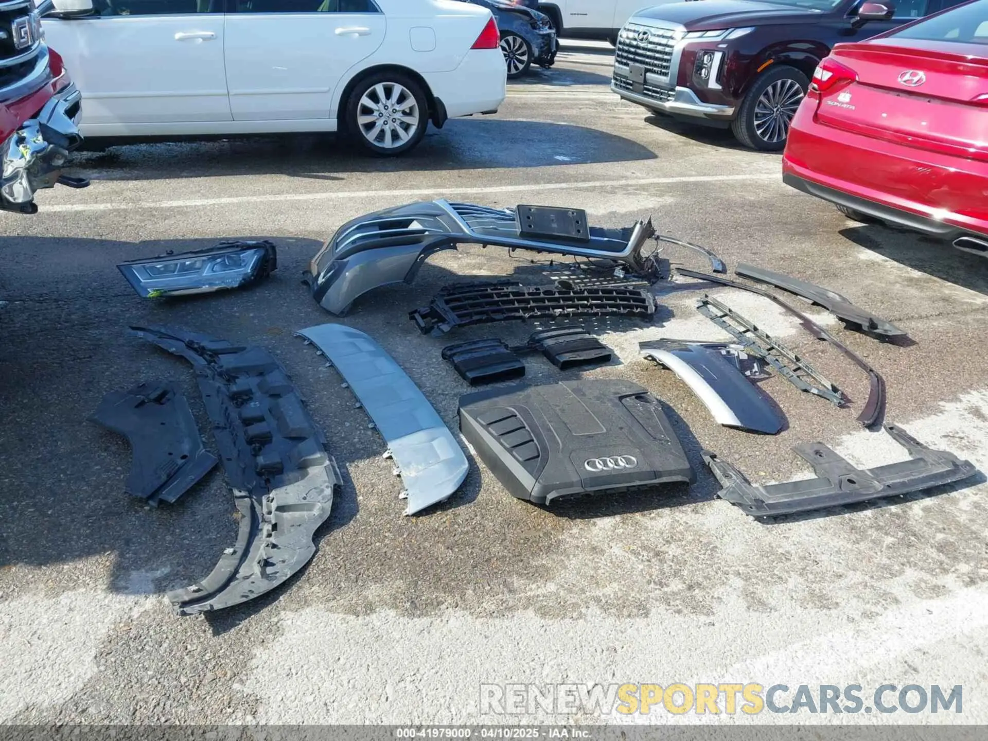 12 Photograph of a damaged car WA1LHAF73KD034634 AUDI Q7 2019