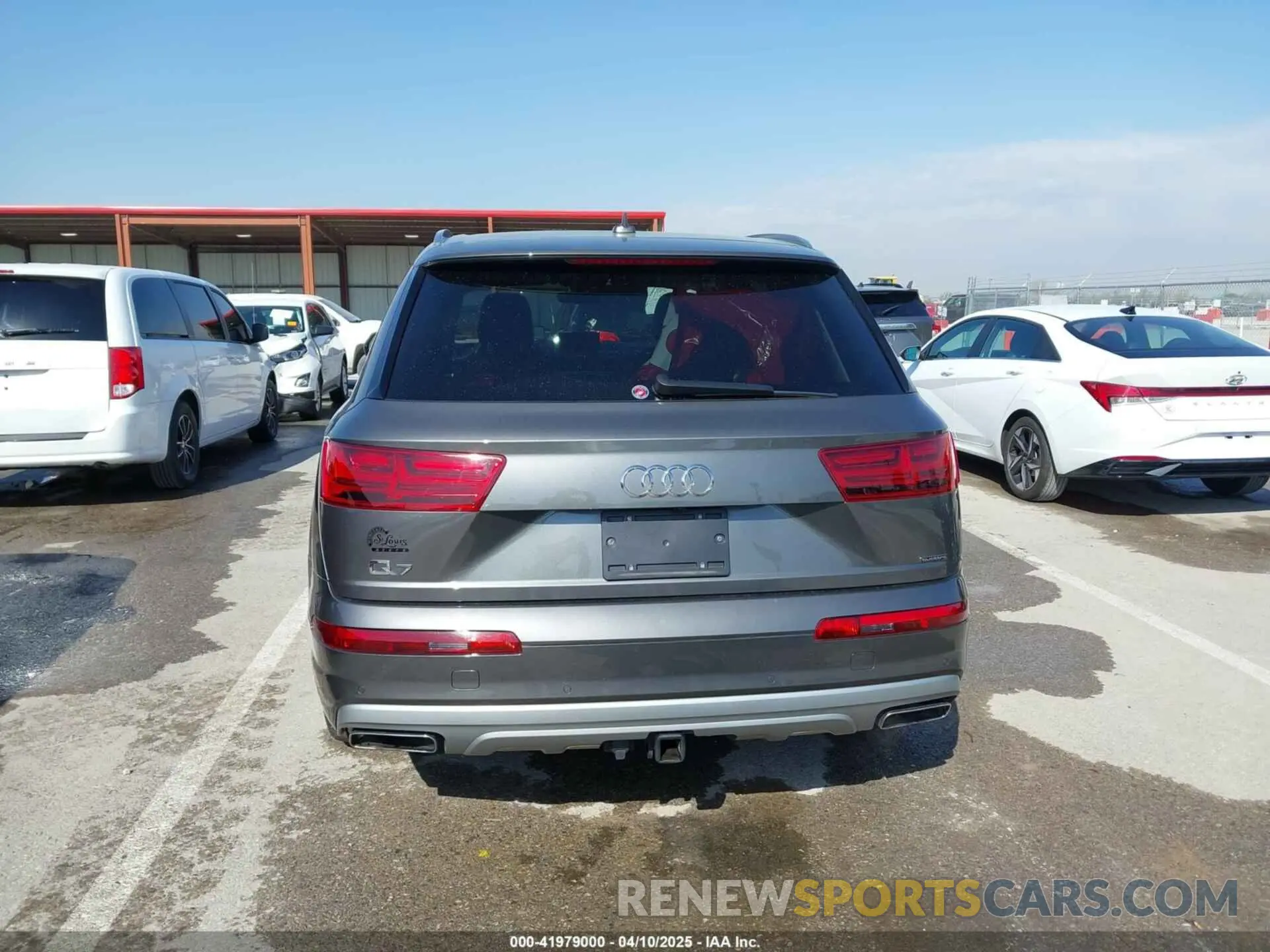 17 Photograph of a damaged car WA1LHAF73KD034634 AUDI Q7 2019
