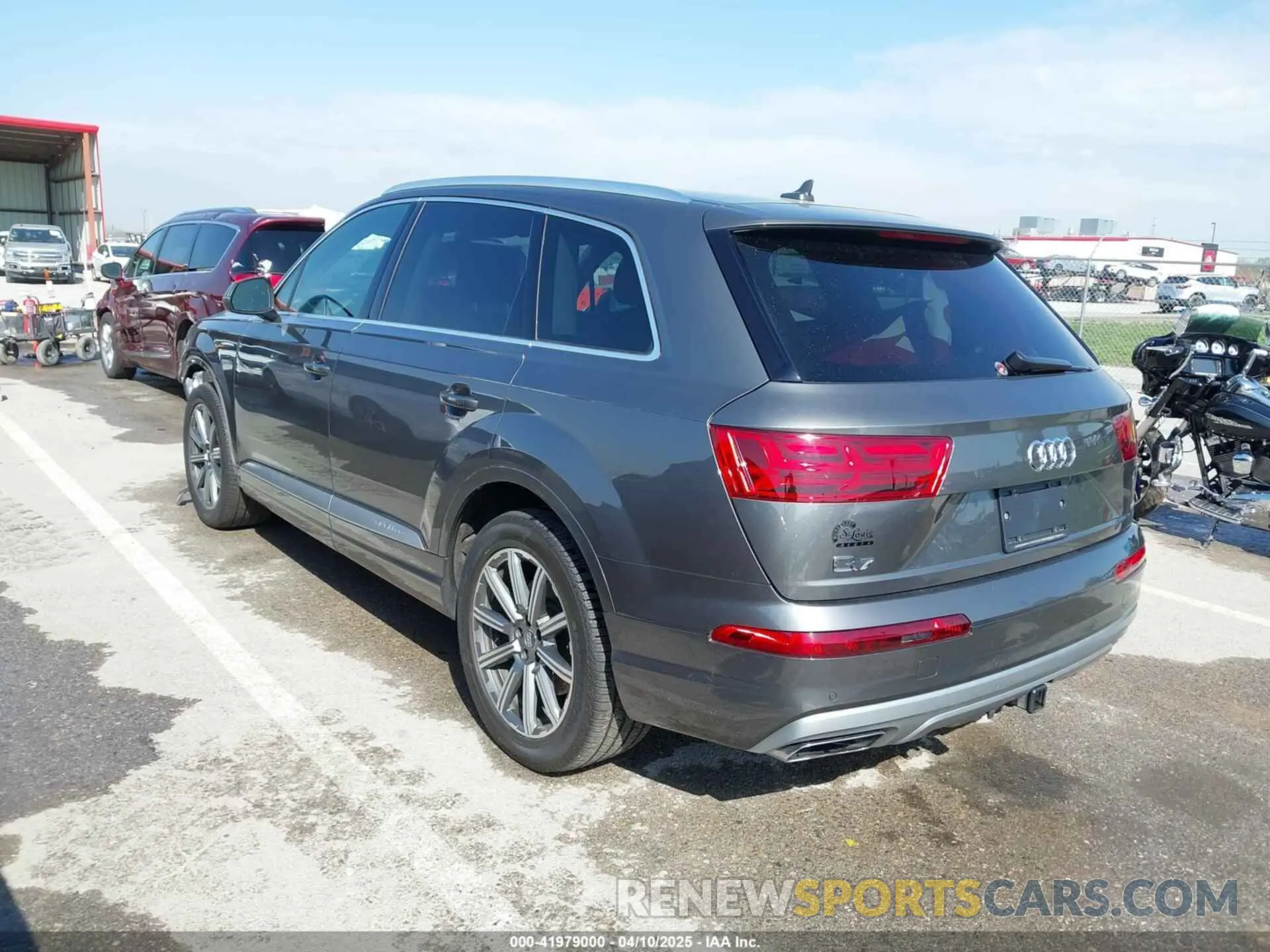 3 Photograph of a damaged car WA1LHAF73KD034634 AUDI Q7 2019