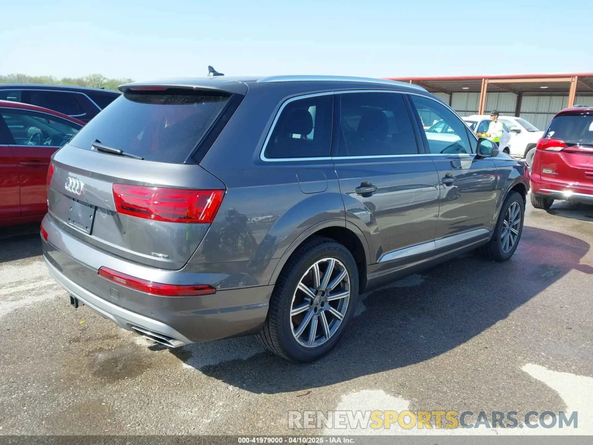 4 Photograph of a damaged car WA1LHAF73KD034634 AUDI Q7 2019