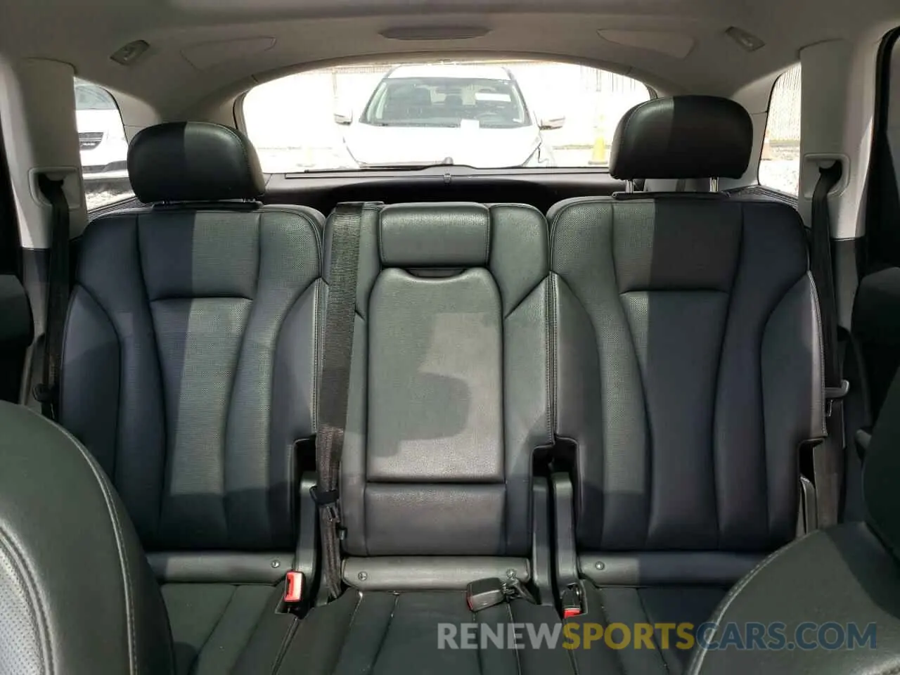 10 Photograph of a damaged car WA1LHAF73KD036495 AUDI Q7 2019