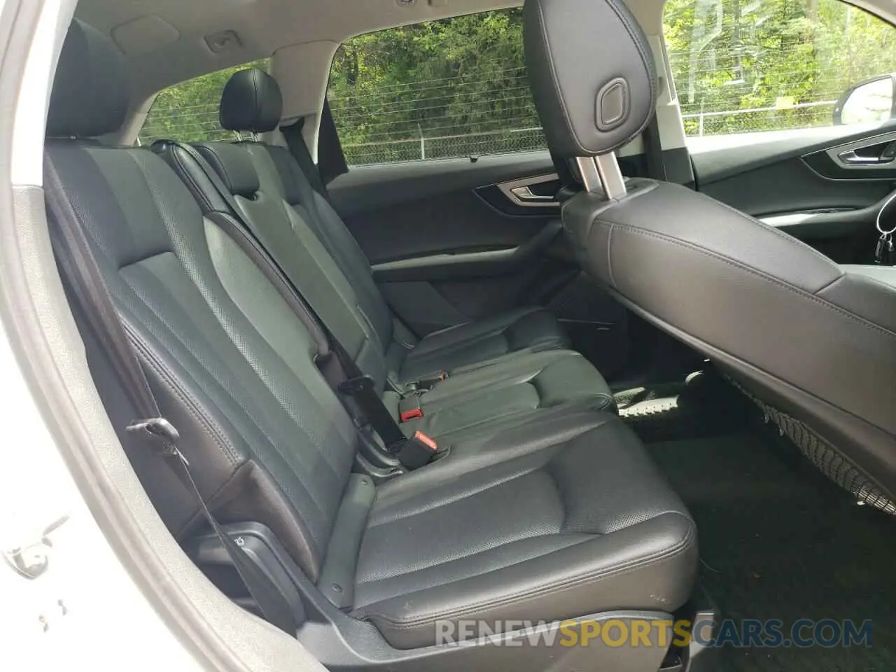 11 Photograph of a damaged car WA1LHAF73KD036495 AUDI Q7 2019