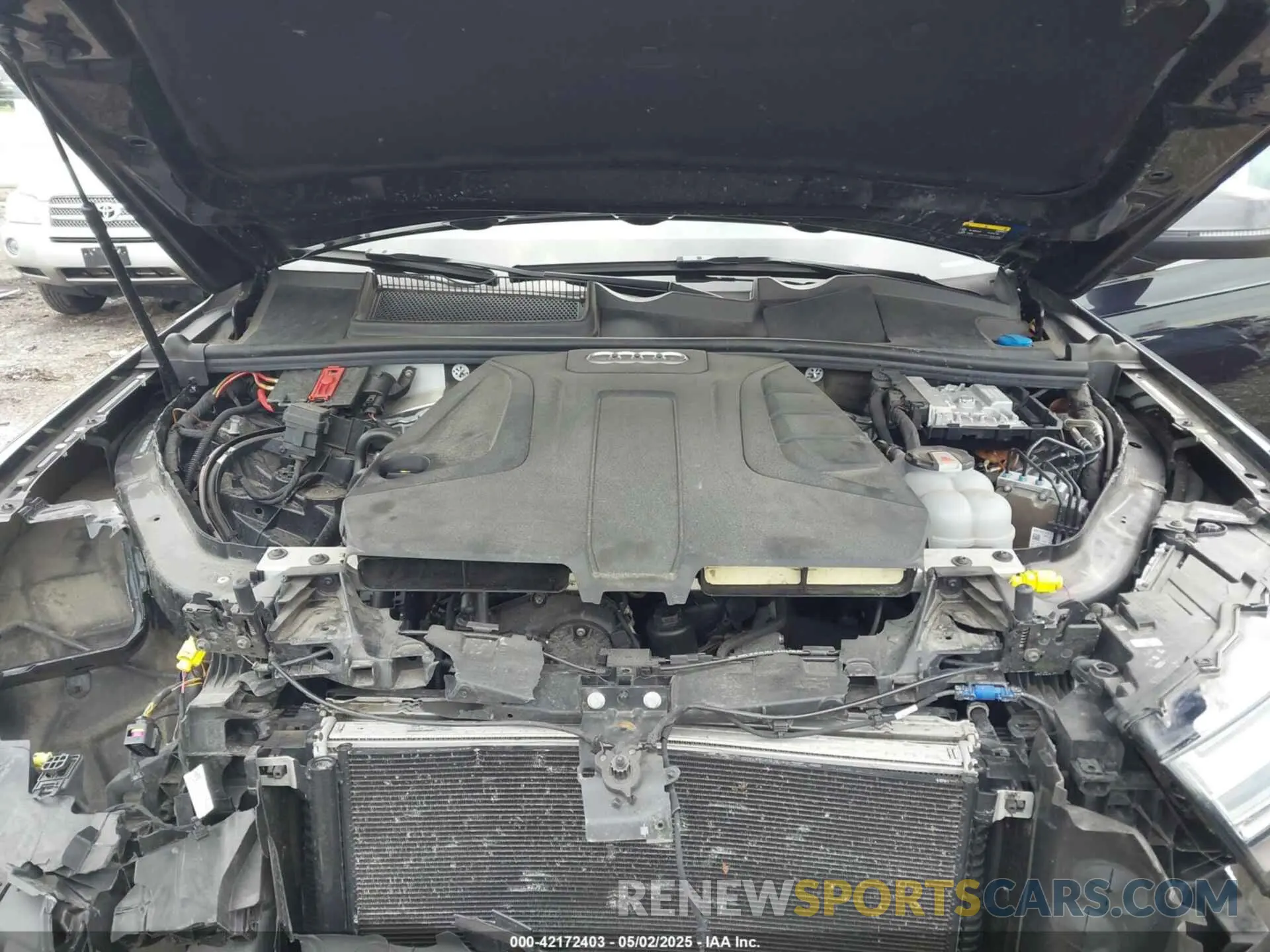 10 Photograph of a damaged car WA1LHAF74KD017633 AUDI Q7 2019