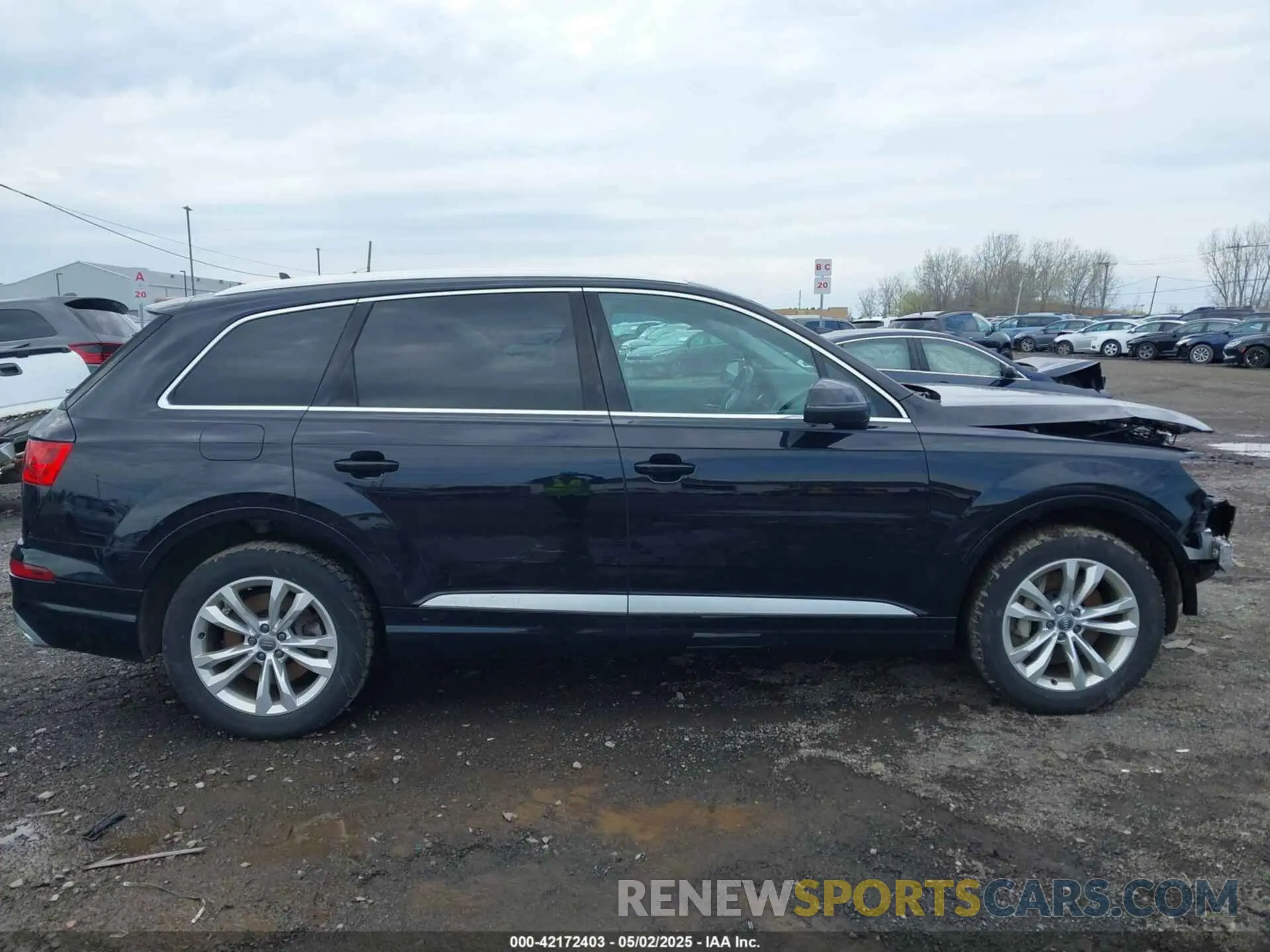 13 Photograph of a damaged car WA1LHAF74KD017633 AUDI Q7 2019