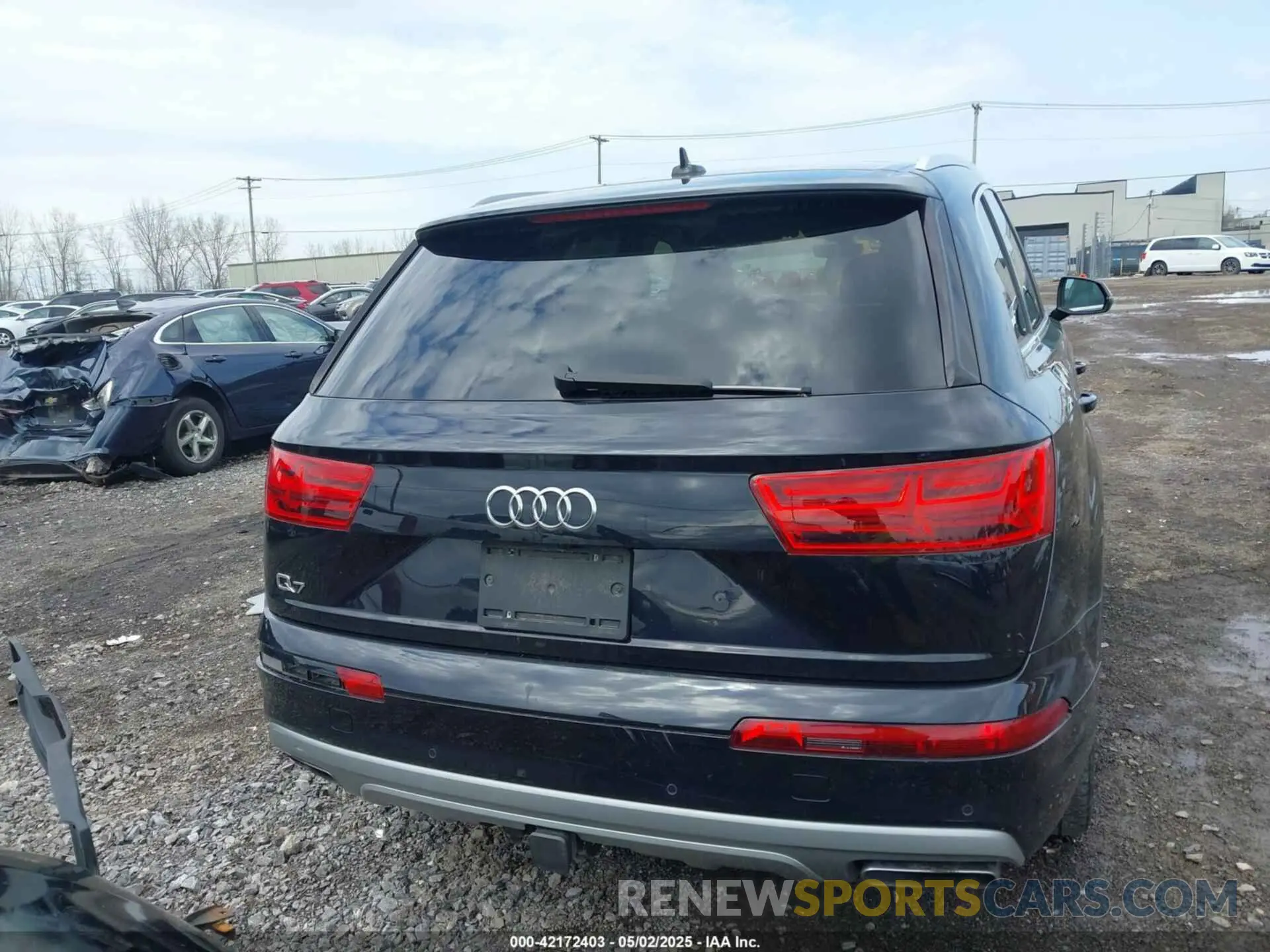 16 Photograph of a damaged car WA1LHAF74KD017633 AUDI Q7 2019
