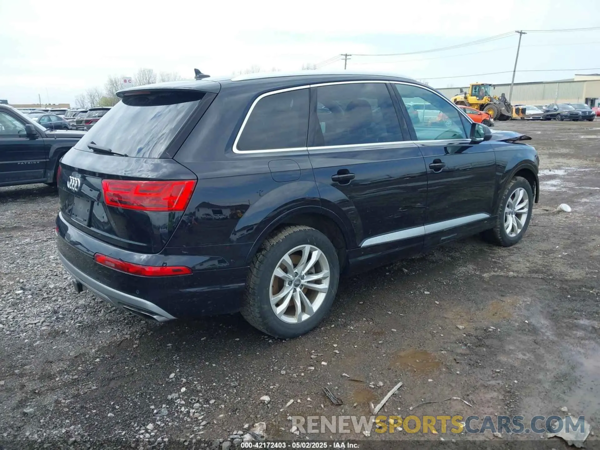 4 Photograph of a damaged car WA1LHAF74KD017633 AUDI Q7 2019