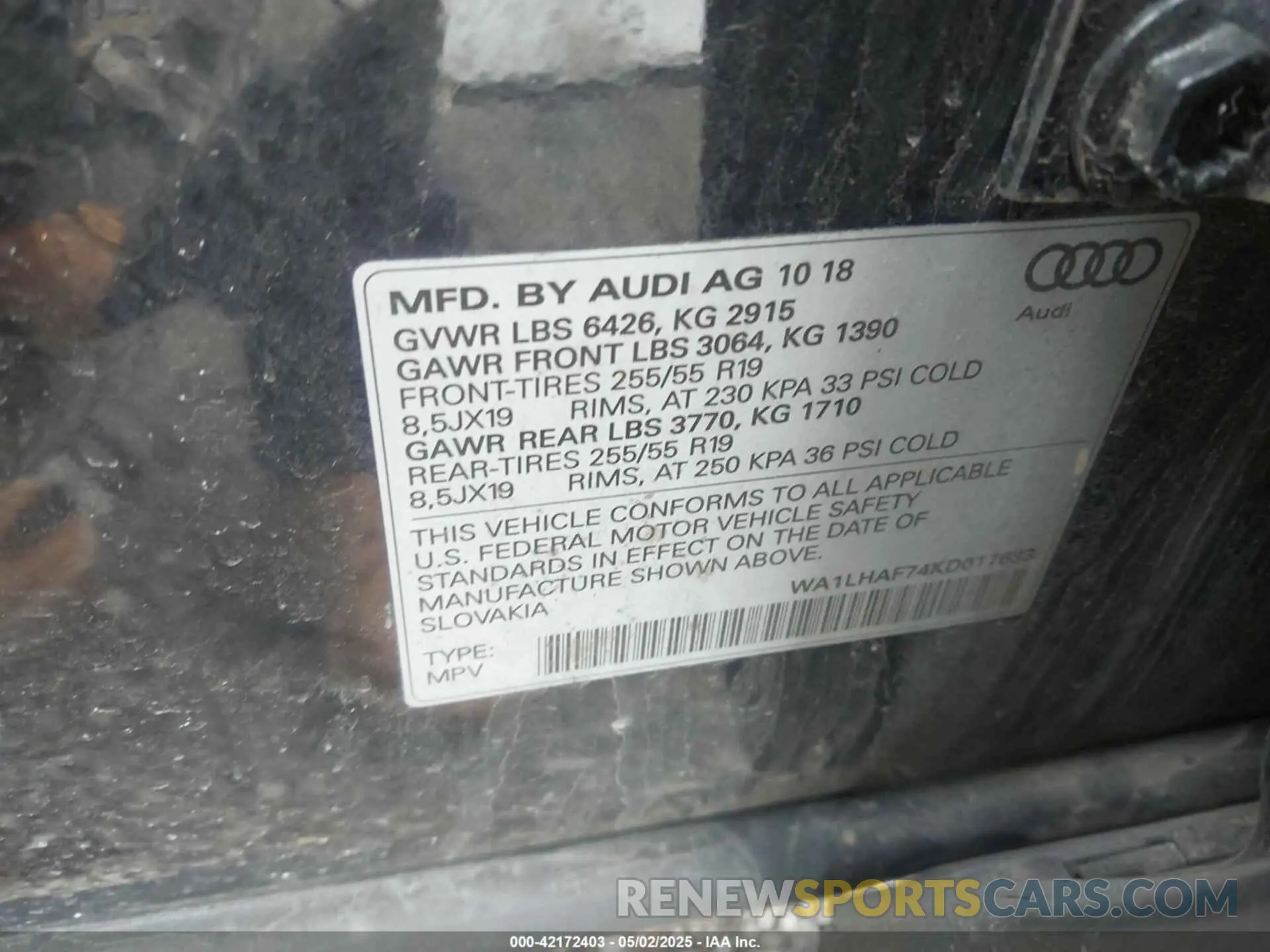 9 Photograph of a damaged car WA1LHAF74KD017633 AUDI Q7 2019