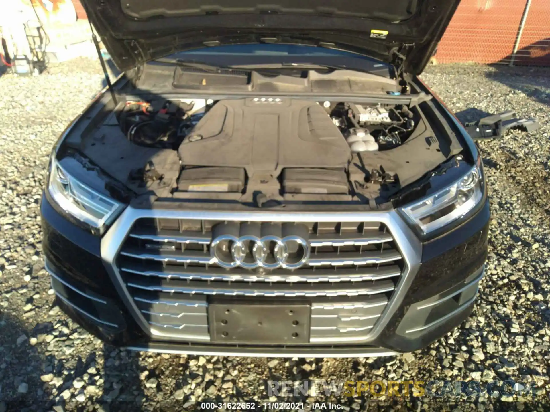 10 Photograph of a damaged car WA1LHAF75KD016281 AUDI Q7 2019