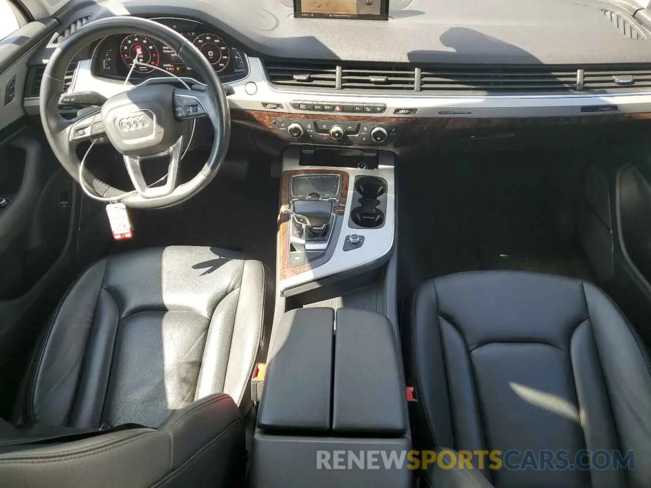 8 Photograph of a damaged car WA1LHAF75KD025255 AUDI Q7 2019