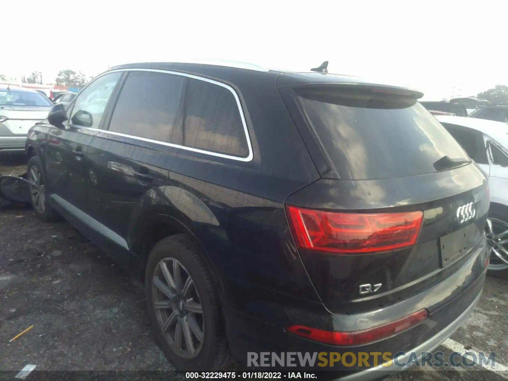 3 Photograph of a damaged car WA1LHAF75KD028026 AUDI Q7 2019