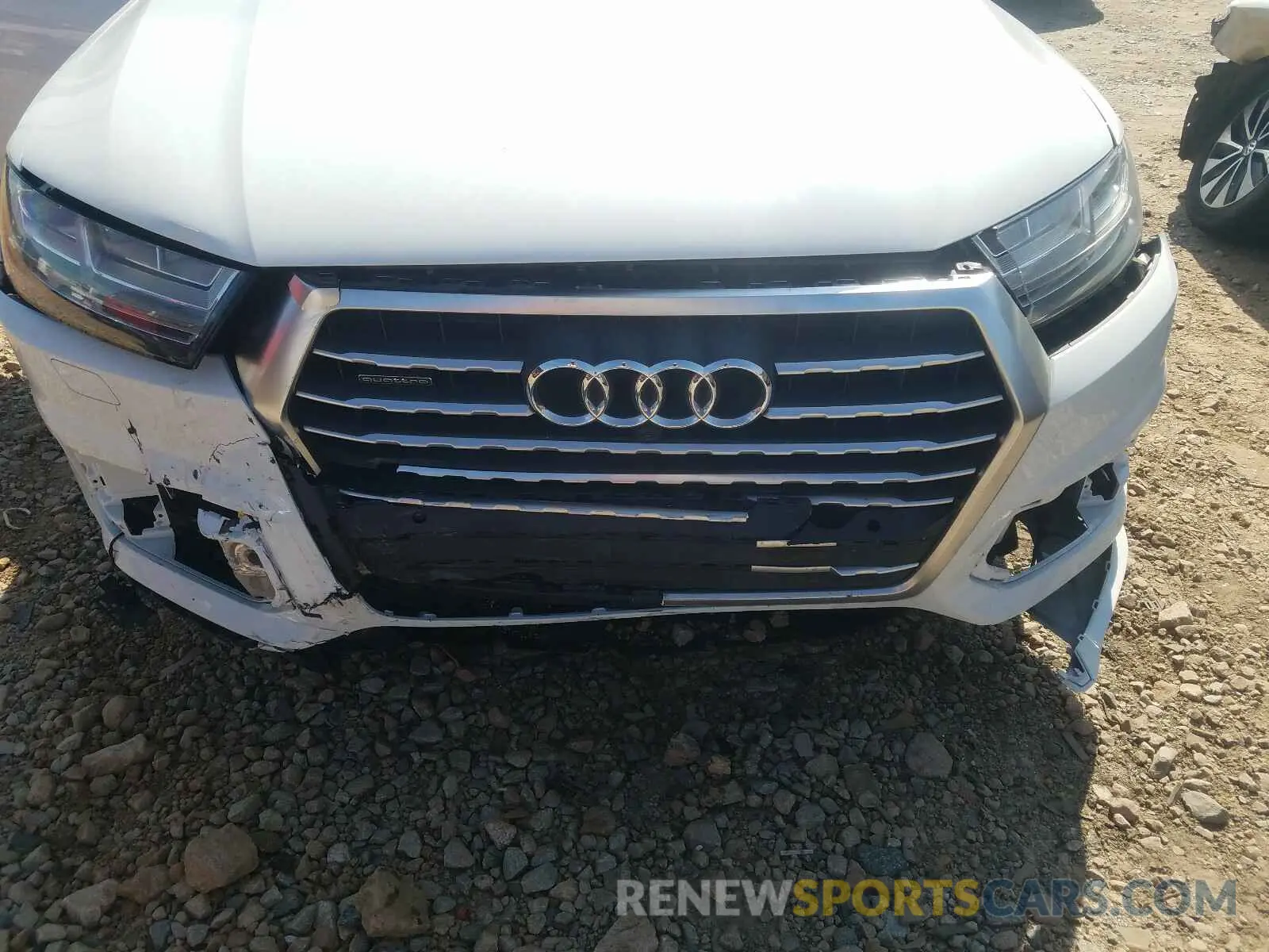 9 Photograph of a damaged car WA1LHAF75KD039284 AUDI Q7 2019
