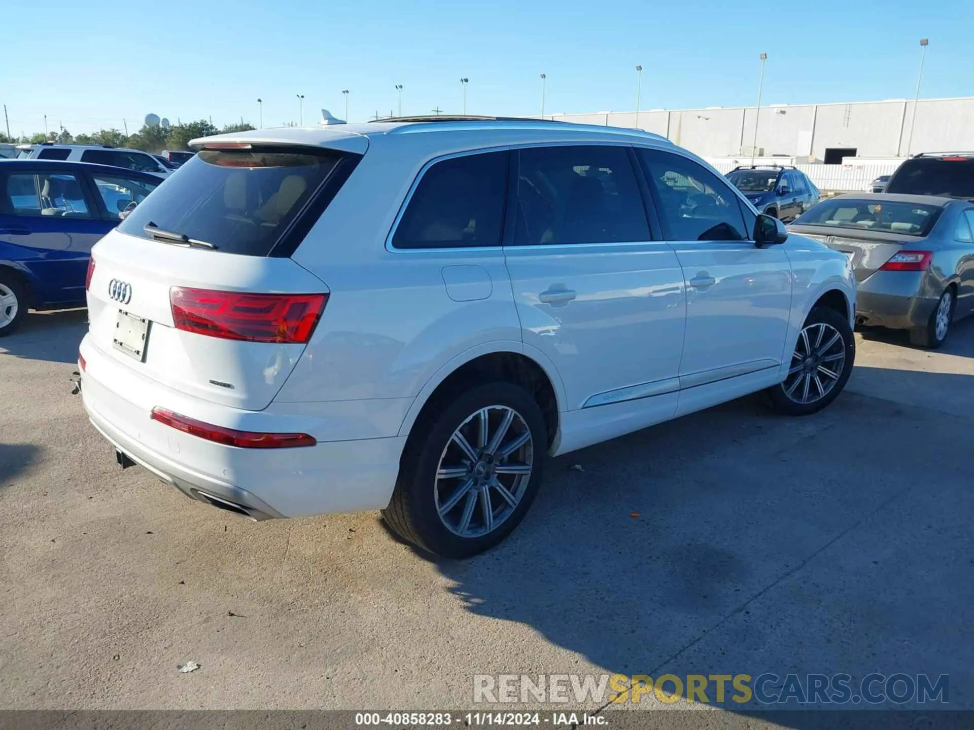 4 Photograph of a damaged car WA1LHAF75KD042718 AUDI Q7 2019