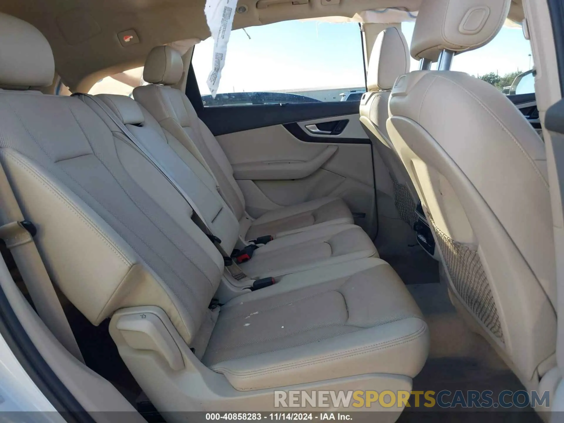 8 Photograph of a damaged car WA1LHAF75KD042718 AUDI Q7 2019
