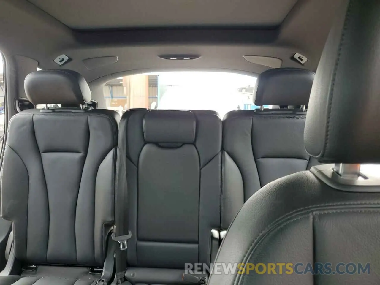 10 Photograph of a damaged car WA1LHAF76KD033820 AUDI Q7 2019