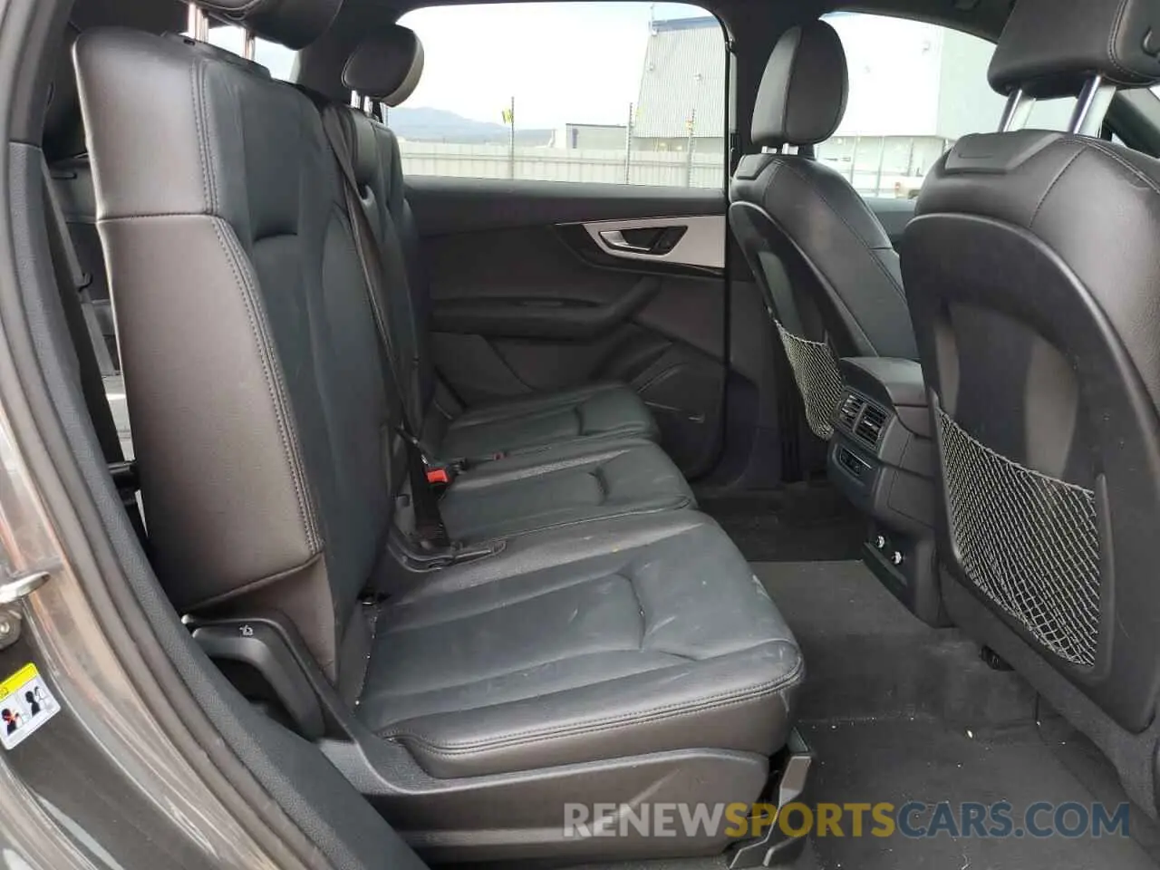 11 Photograph of a damaged car WA1LHAF76KD033820 AUDI Q7 2019
