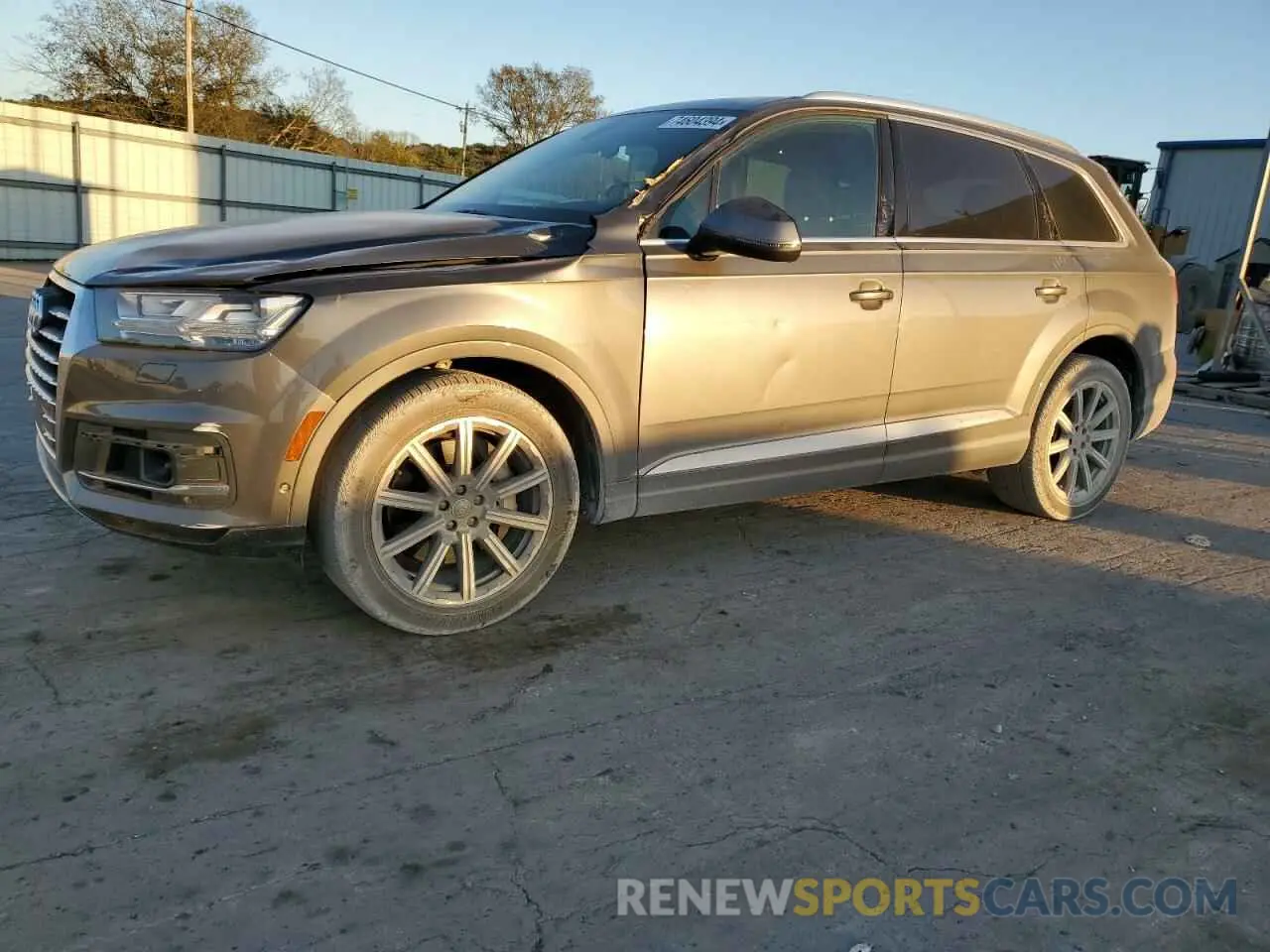 1 Photograph of a damaged car WA1LHAF77KD032921 AUDI Q7 2019