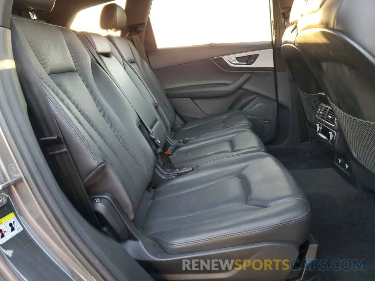10 Photograph of a damaged car WA1LHAF77KD032921 AUDI Q7 2019