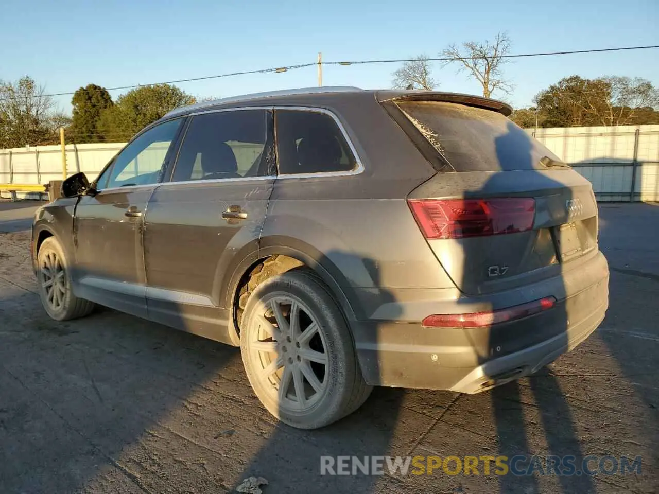 2 Photograph of a damaged car WA1LHAF77KD032921 AUDI Q7 2019