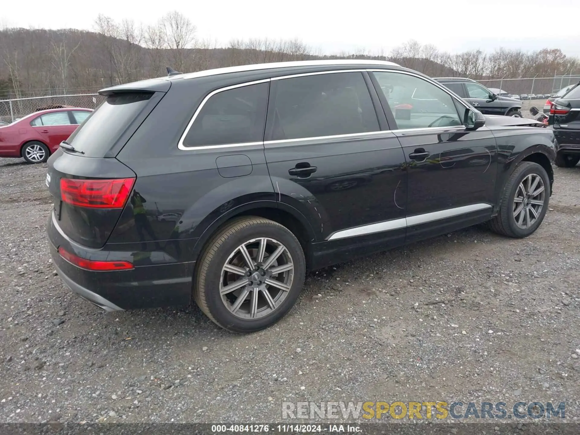 4 Photograph of a damaged car WA1LHAF78KD025525 AUDI Q7 2019