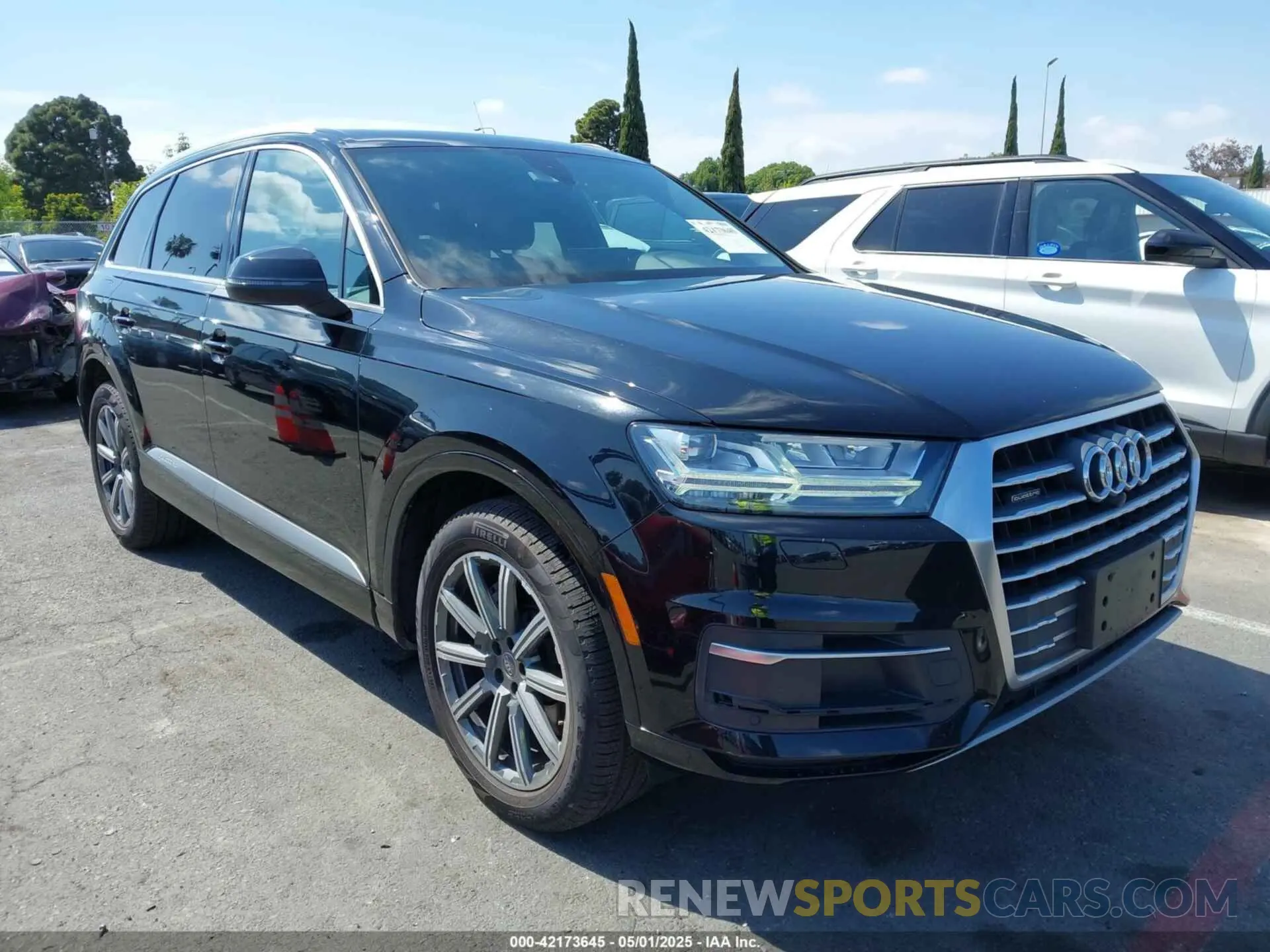 1 Photograph of a damaged car WA1LHAF78KD025573 AUDI Q7 2019