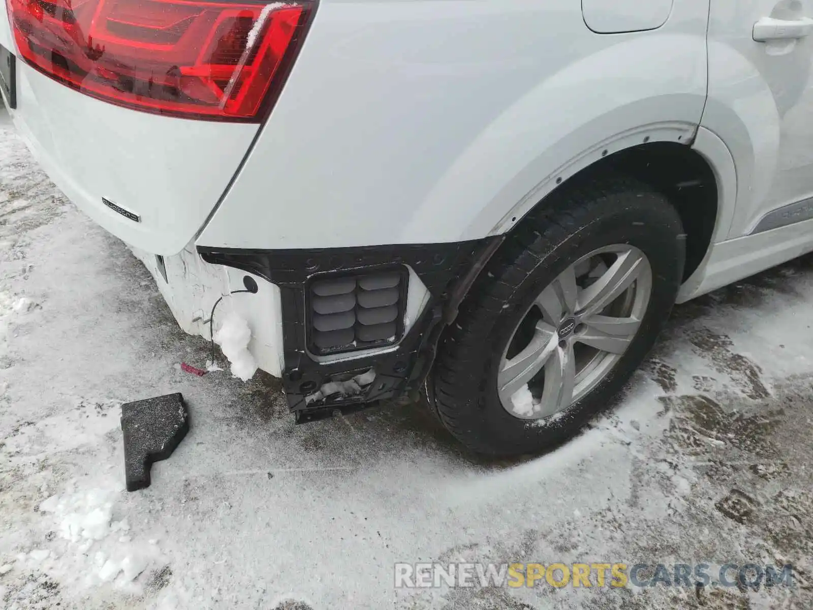 9 Photograph of a damaged car WA1LHAF78KD031874 AUDI Q7 2019