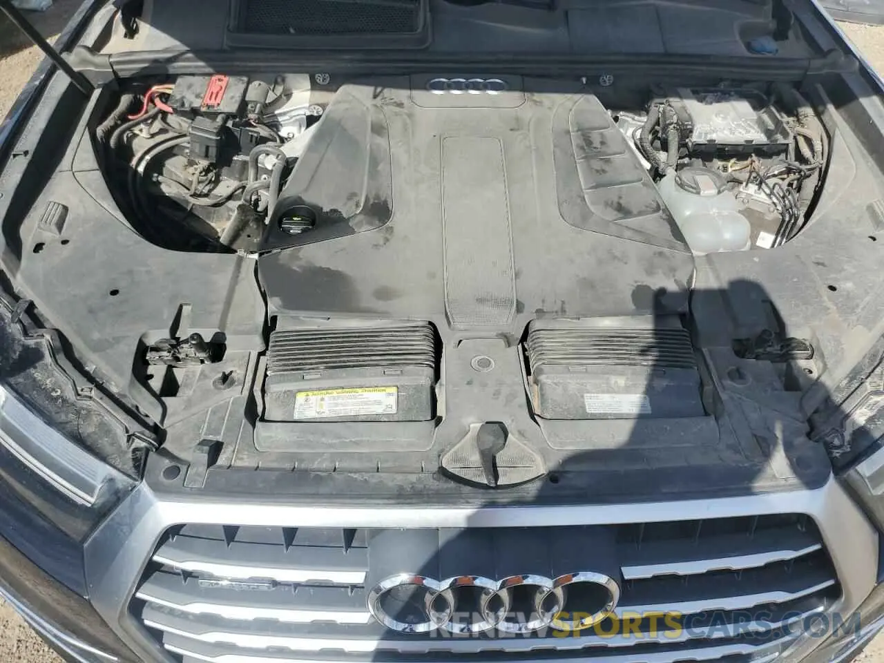 11 Photograph of a damaged car WA1LHAF79KD035173 AUDI Q7 2019