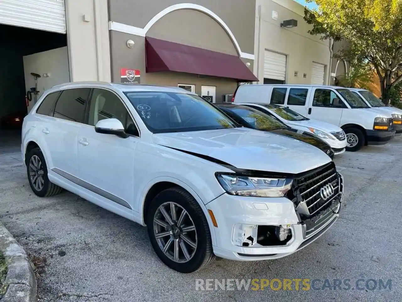 1 Photograph of a damaged car WA1LHAF79KD046173 AUDI Q7 2019