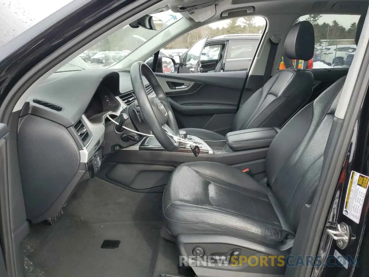 7 Photograph of a damaged car WA1LHAF79KD047386 AUDI Q7 2019