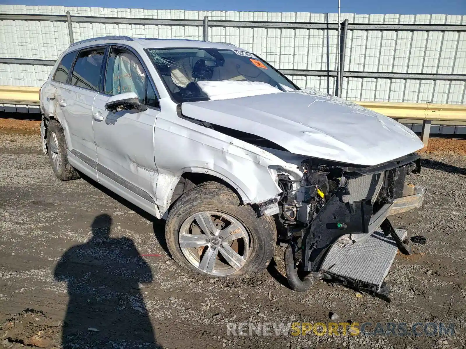 1 Photograph of a damaged car WA1LHAF7XKD025851 AUDI Q7 2019