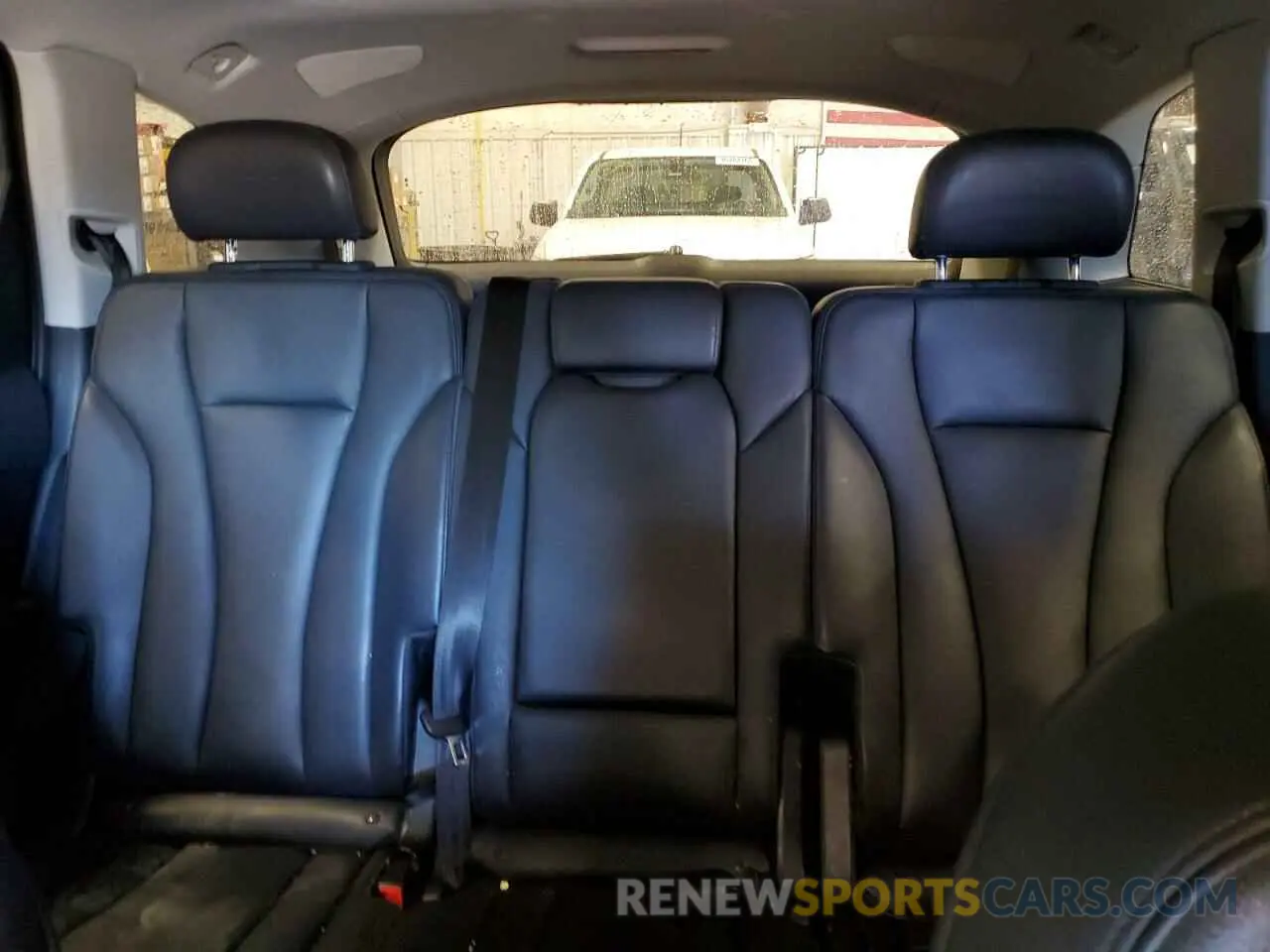 10 Photograph of a damaged car WA1LHAF7XKD026496 AUDI Q7 2019