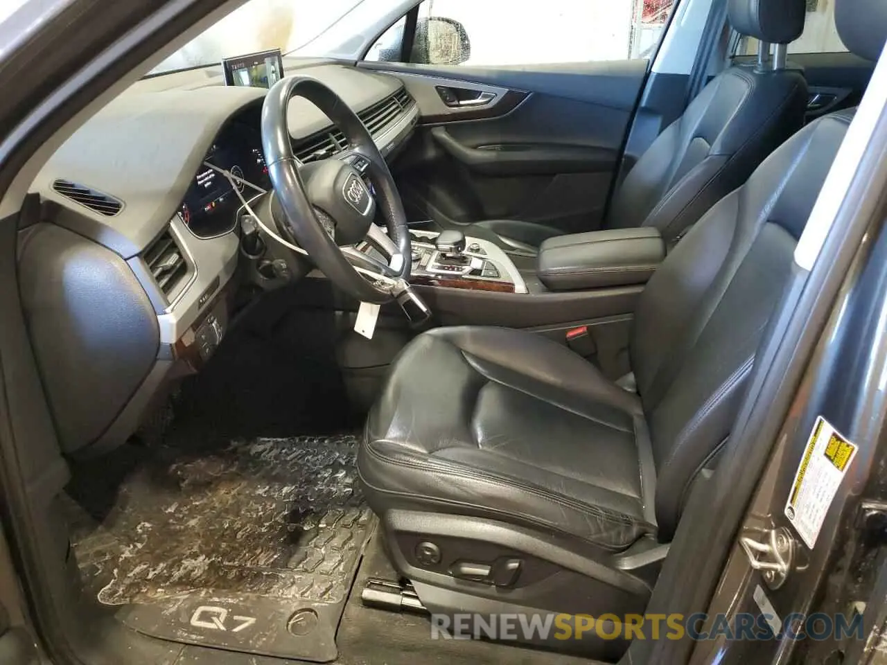 7 Photograph of a damaged car WA1LHAF7XKD026496 AUDI Q7 2019