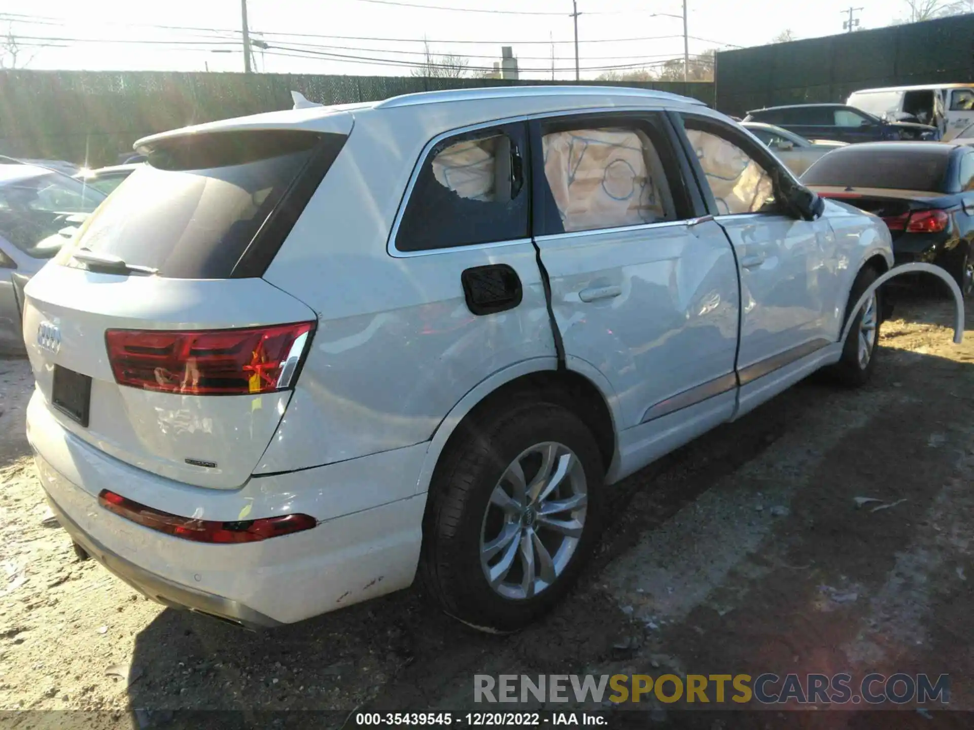 4 Photograph of a damaged car WA1LHAF7XKD039748 AUDI Q7 2019