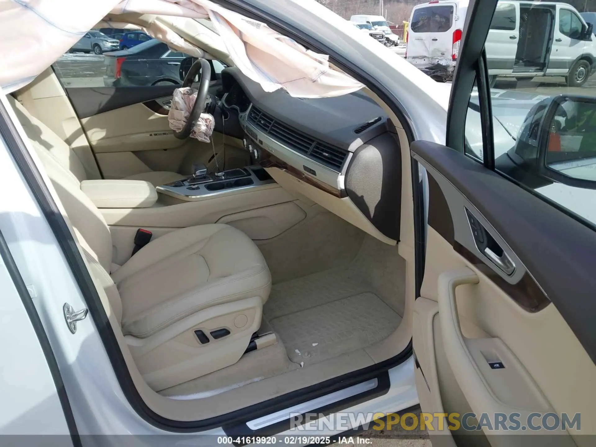 5 Photograph of a damaged car WA1LHAF7XKD042598 AUDI Q7 2019