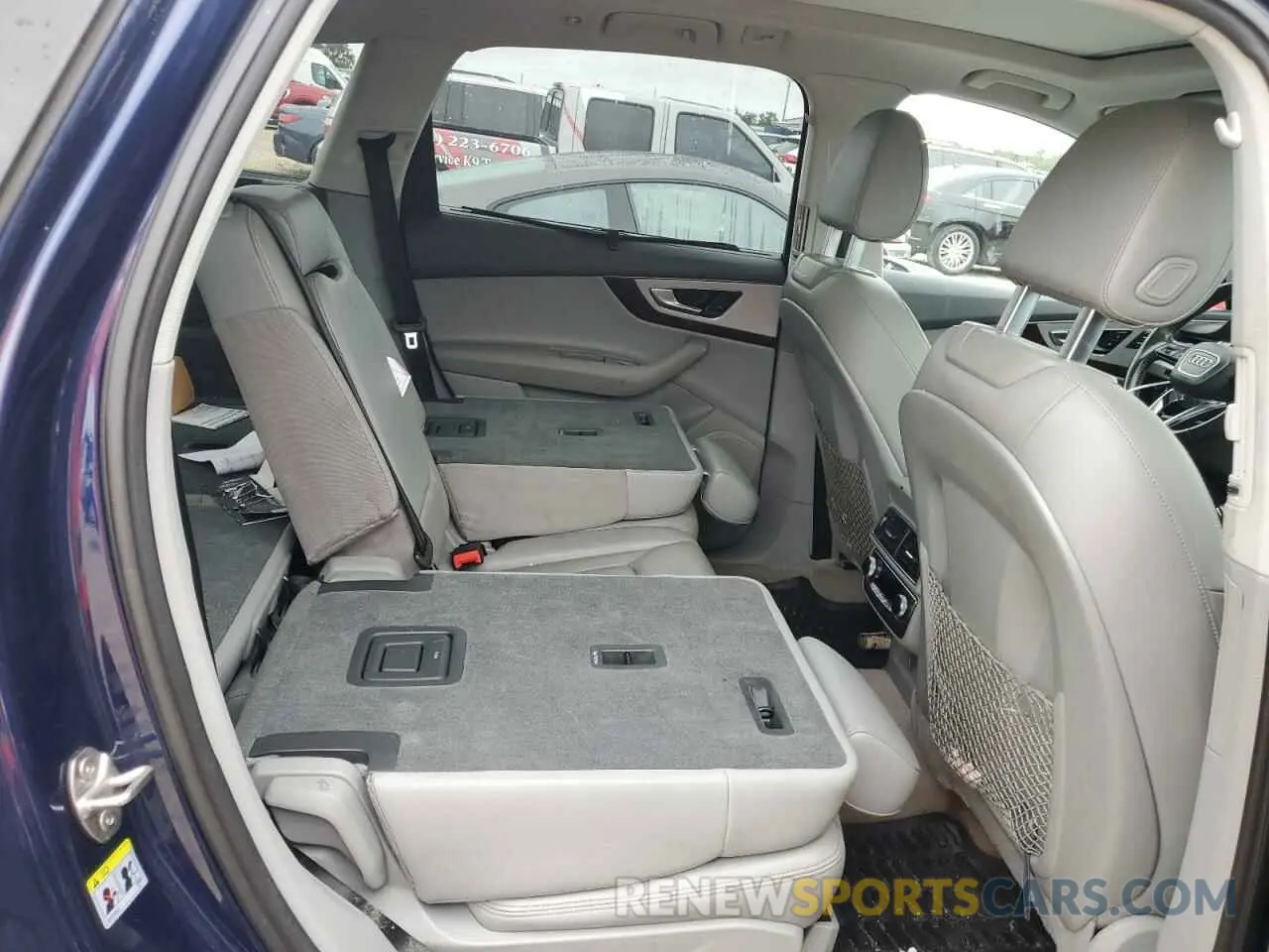 11 Photograph of a damaged car WA1LHAF7XKD049051 AUDI Q7 2019