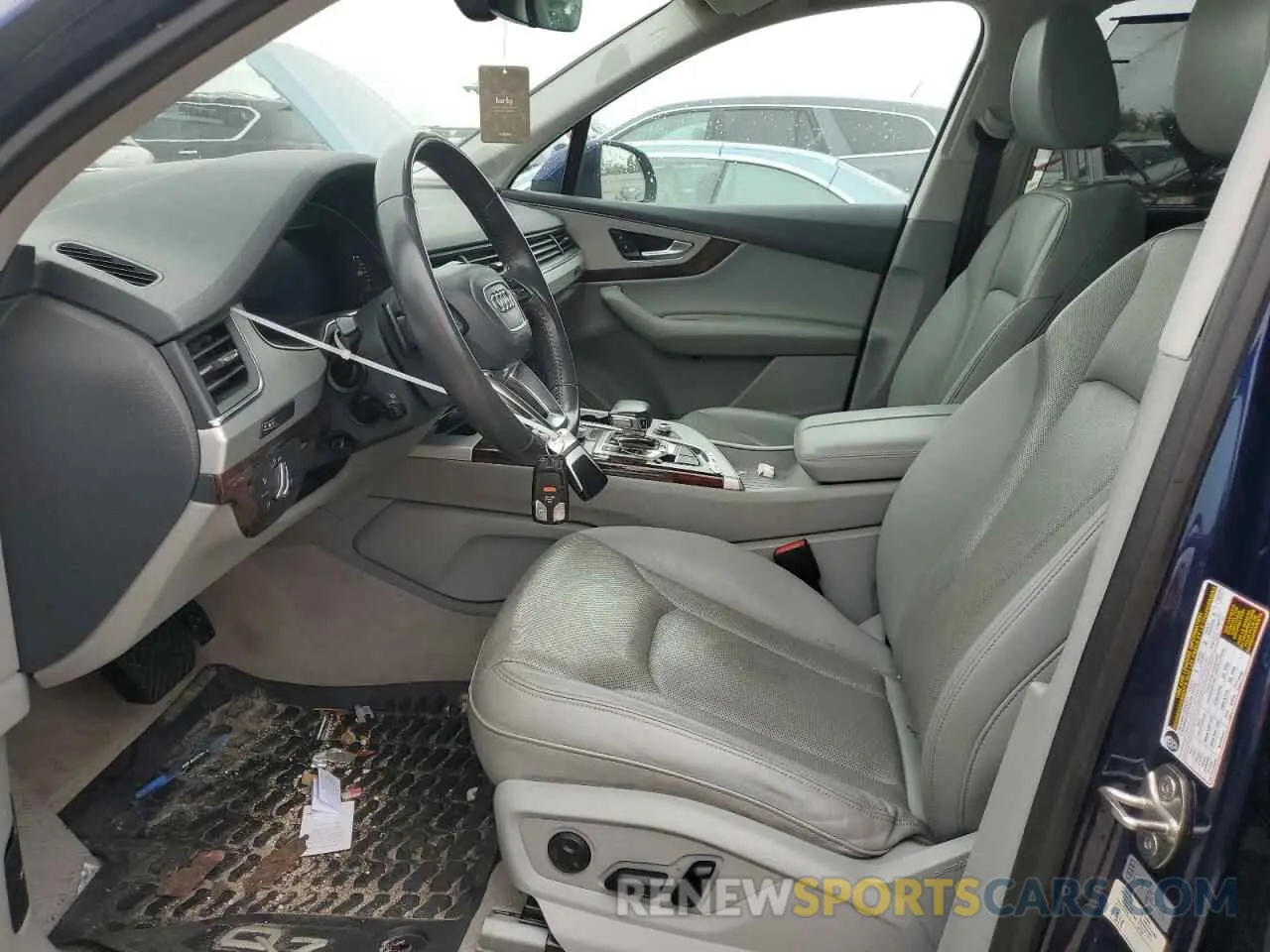7 Photograph of a damaged car WA1LHAF7XKD049051 AUDI Q7 2019