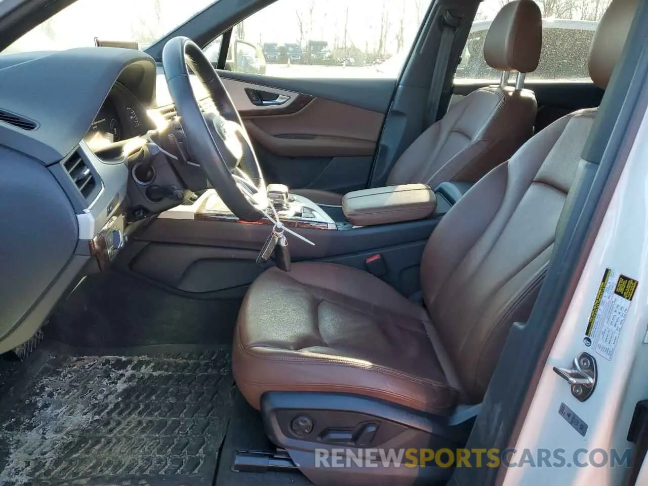 7 Photograph of a damaged car WA1LHBF74KD021929 AUDI Q7 2019