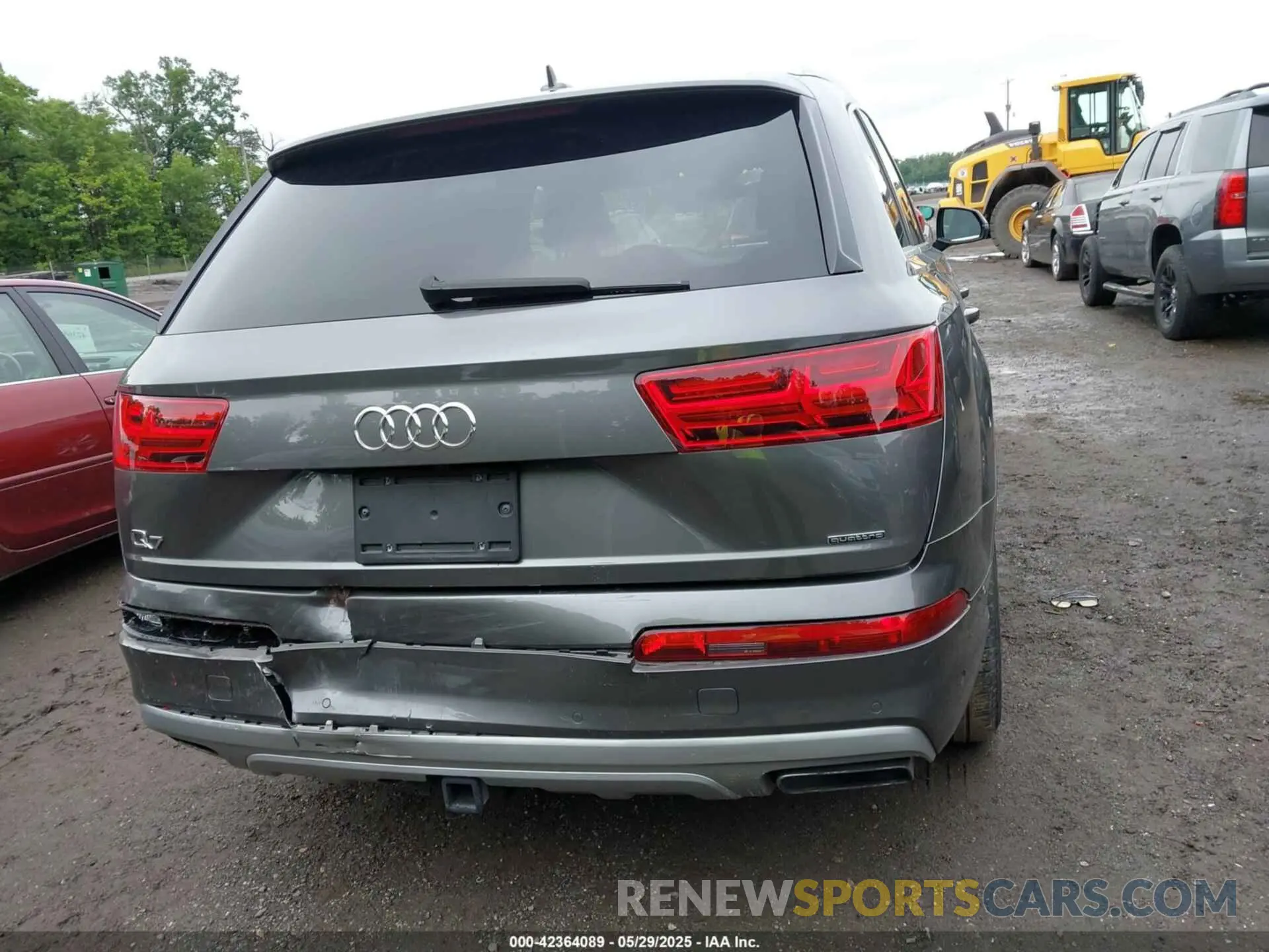 16 Photograph of a damaged car WA1LHBF75KD028291 AUDI Q7 2019
