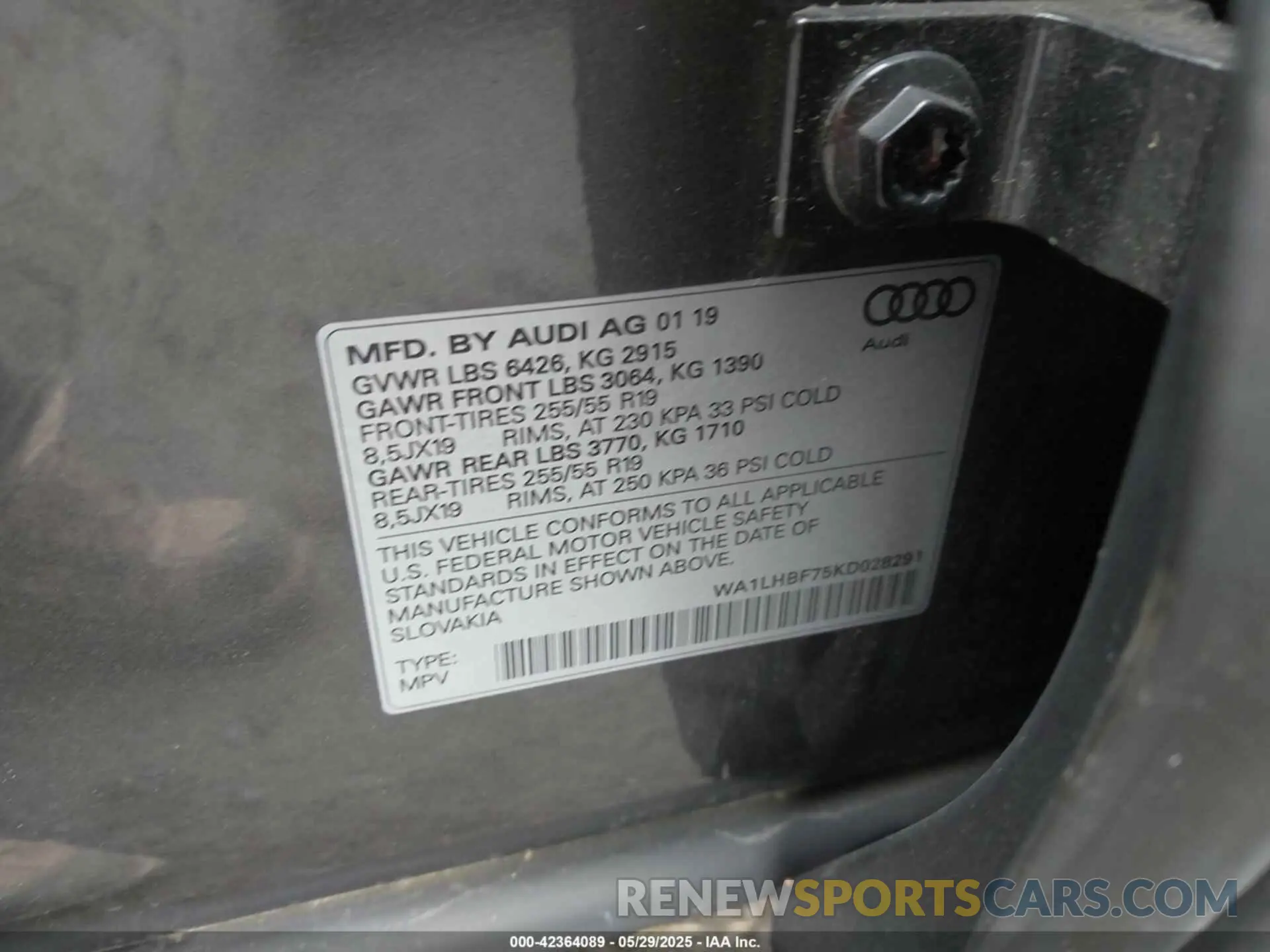 9 Photograph of a damaged car WA1LHBF75KD028291 AUDI Q7 2019