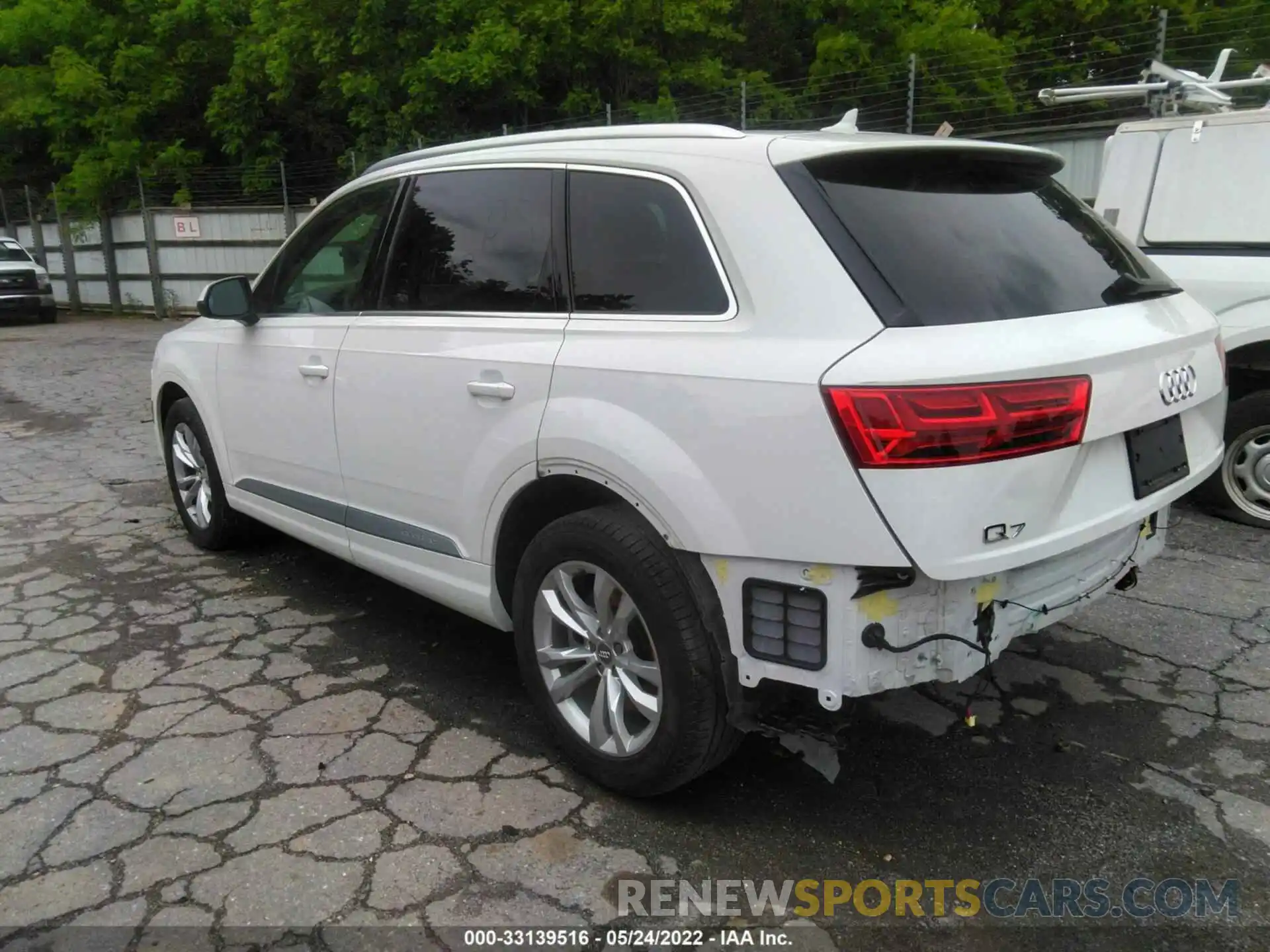 3 Photograph of a damaged car WA1LHBF76KD018708 AUDI Q7 2019