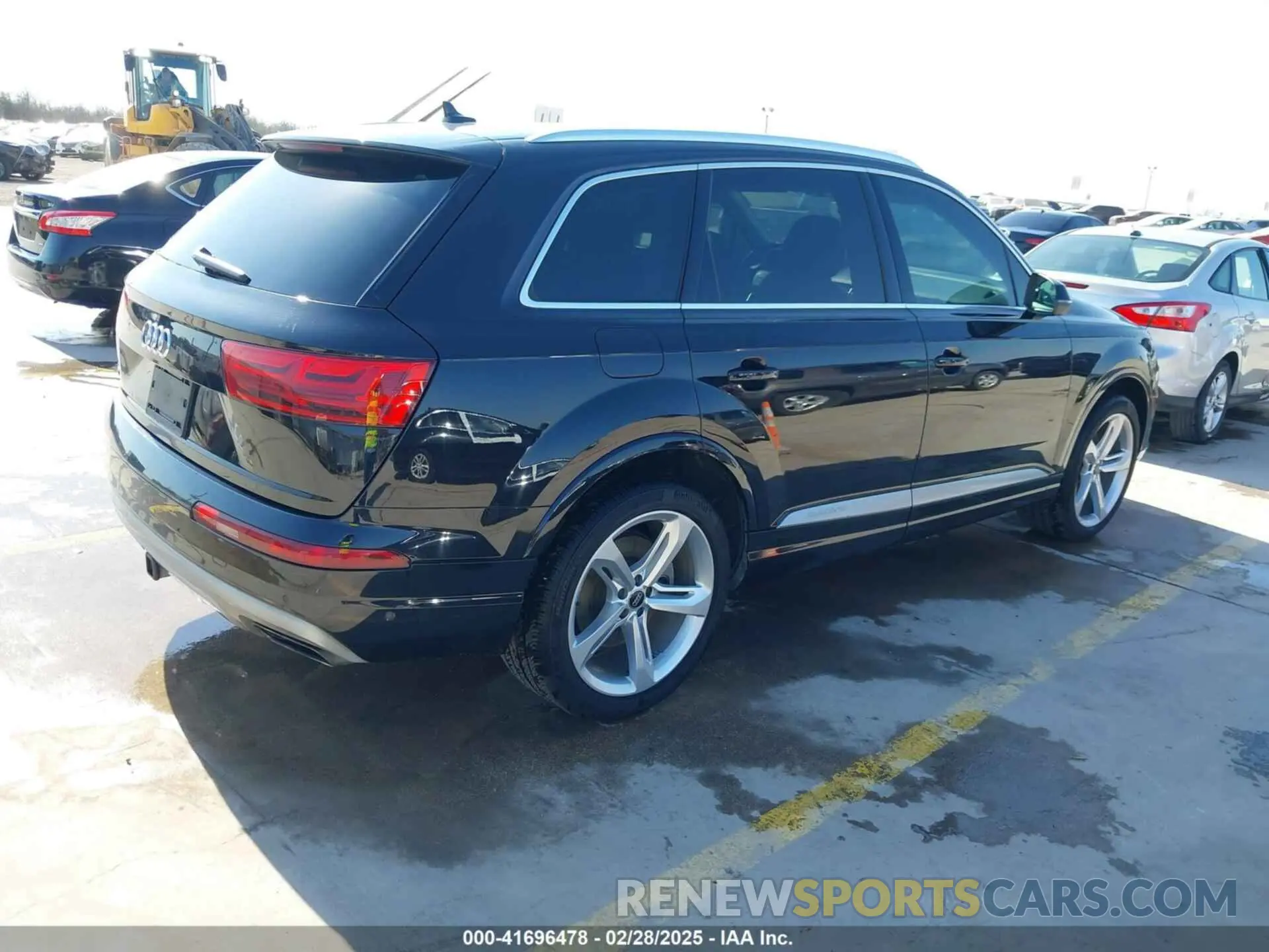 4 Photograph of a damaged car WA1VAAF70KD003824 AUDI Q7 2019