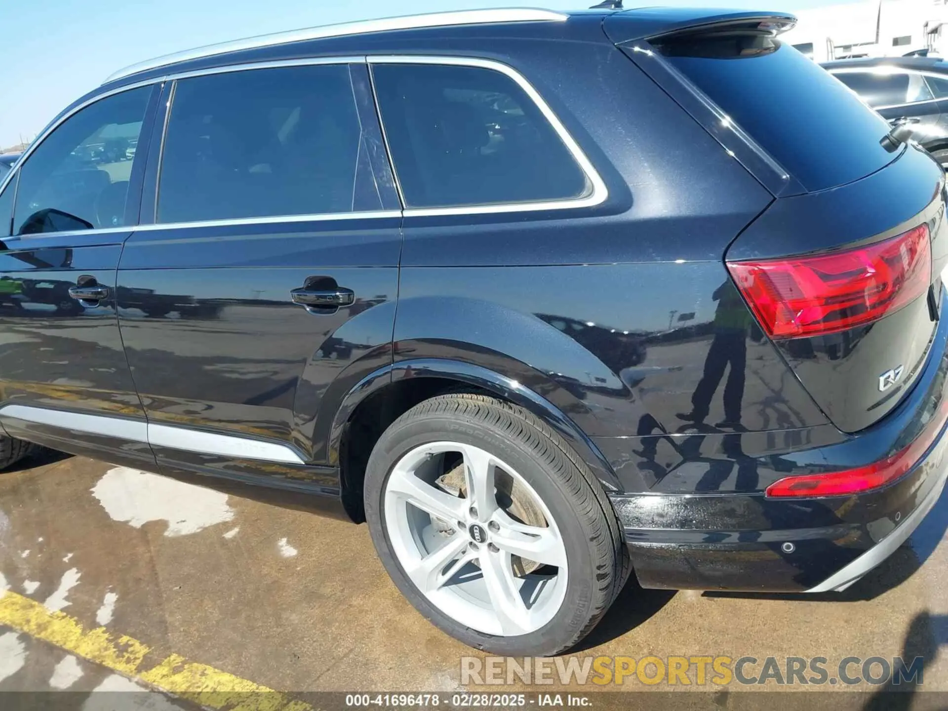 6 Photograph of a damaged car WA1VAAF70KD003824 AUDI Q7 2019