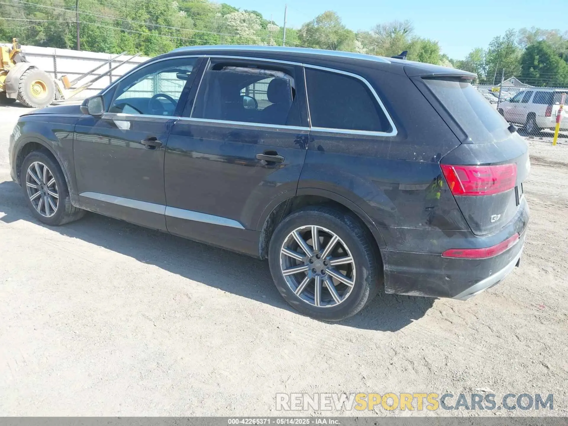 3 Photograph of a damaged car WA1VAAF70KD004469 AUDI Q7 2019